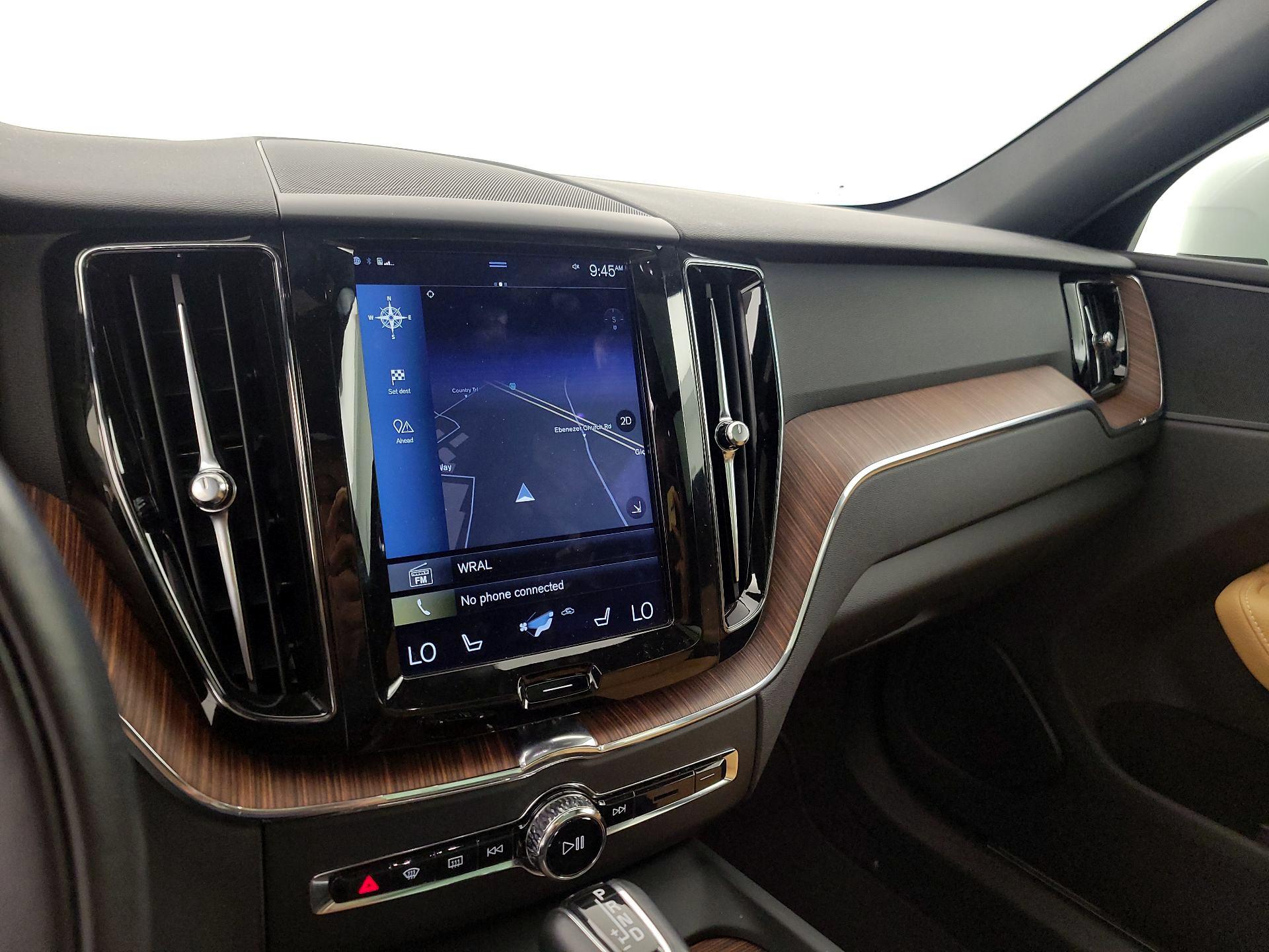 Thumbnail: 2018 Volvo XC60 - 14
