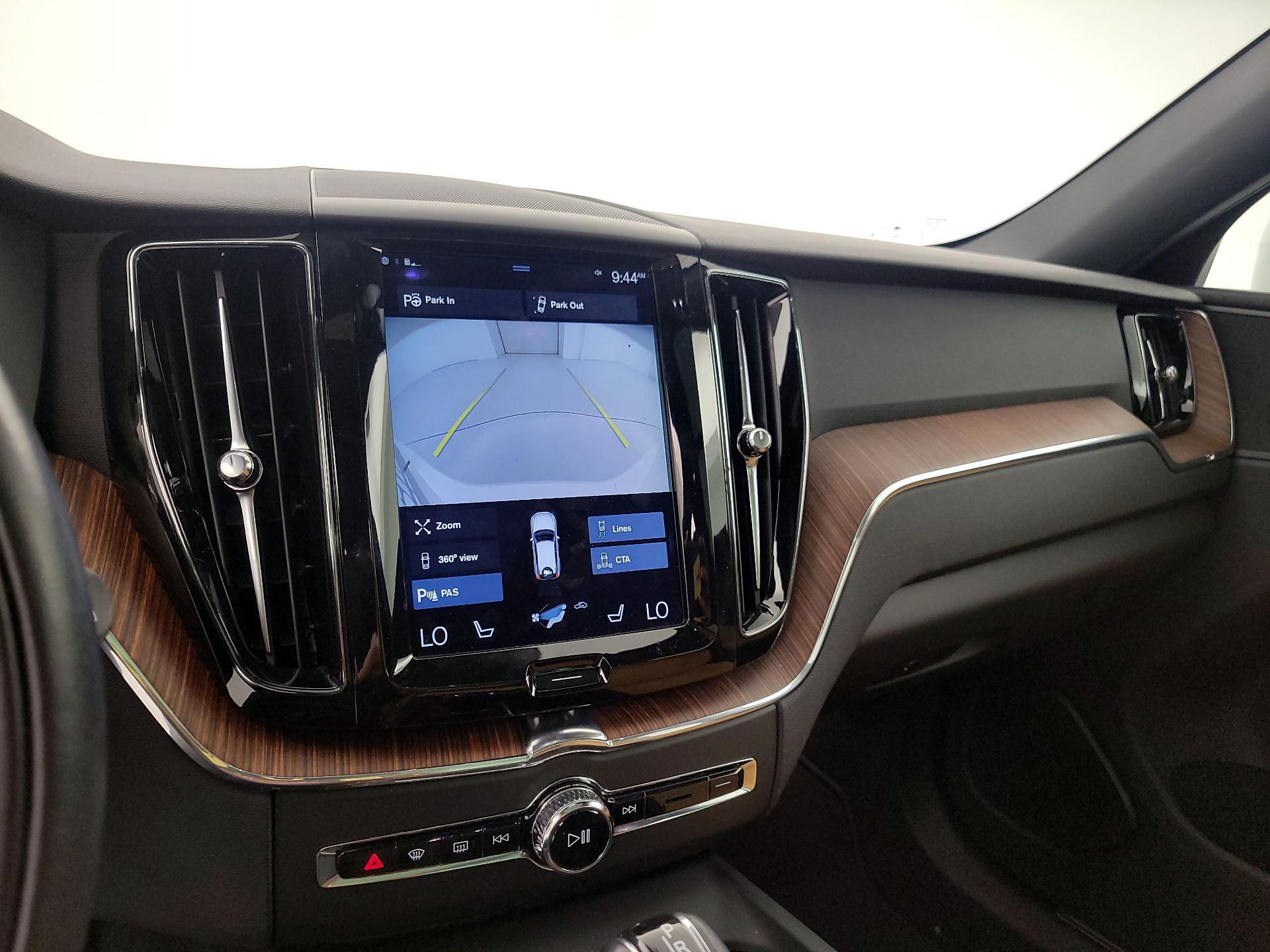 Thumbnail: 2018 Volvo XC60 - 15