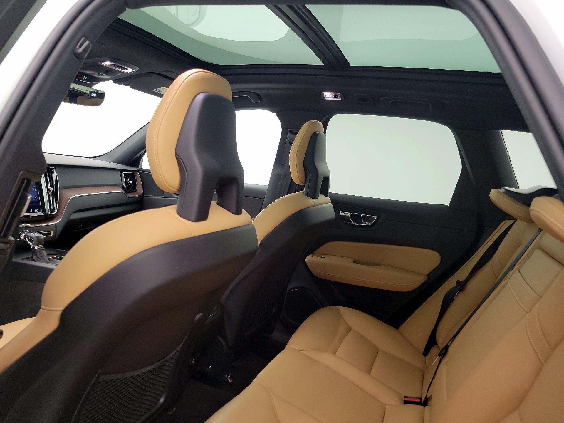 Thumbnail: 2018 Volvo XC60 - 20