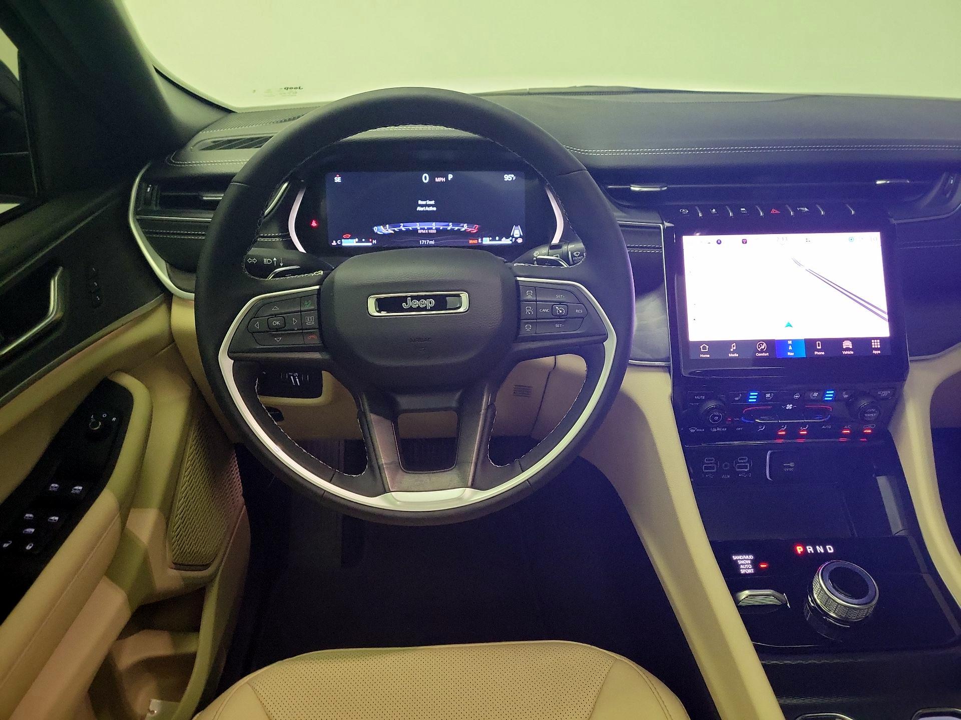 Thumbnail: 2025 Jeep Grand Cherokee - 10