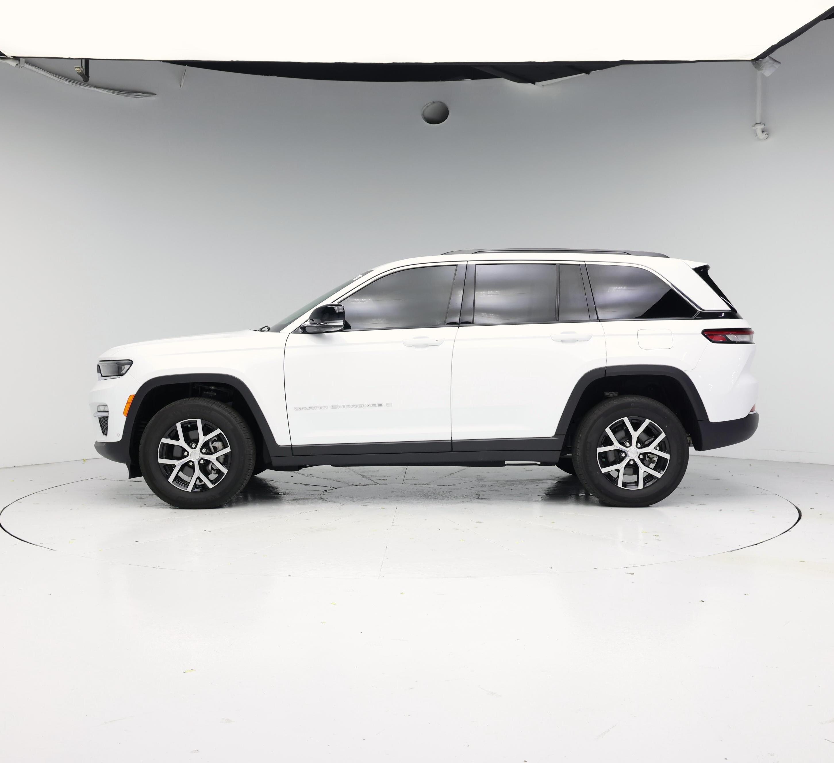 Thumbnail: 2025 Jeep Grand Cherokee - 3