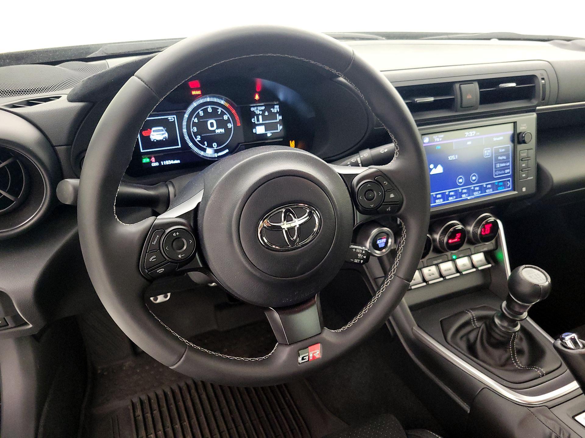 Thumbnail: 2024 Toyota GR86 - 10