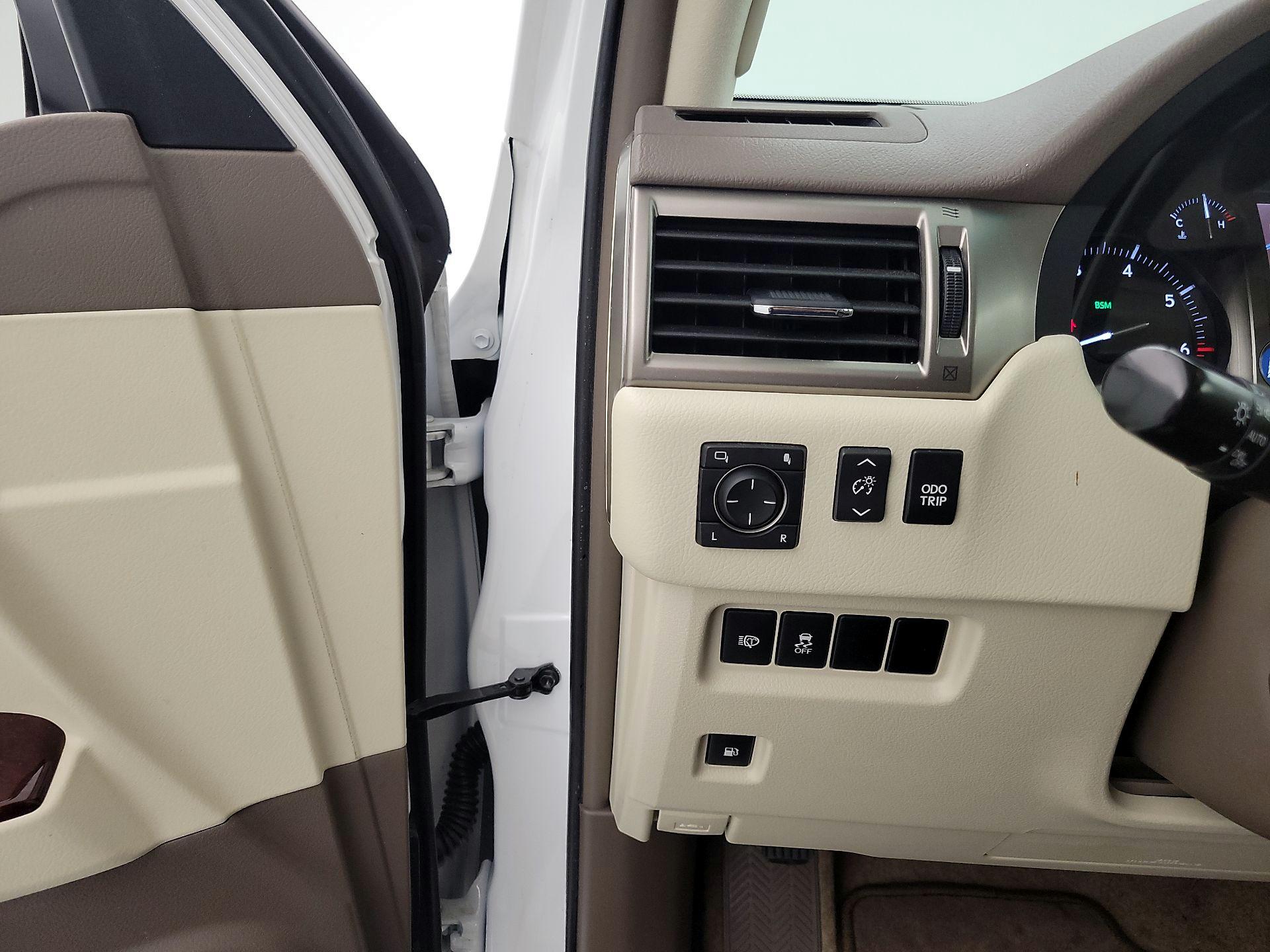 Thumbnail: 2019 Lexus GX - 13