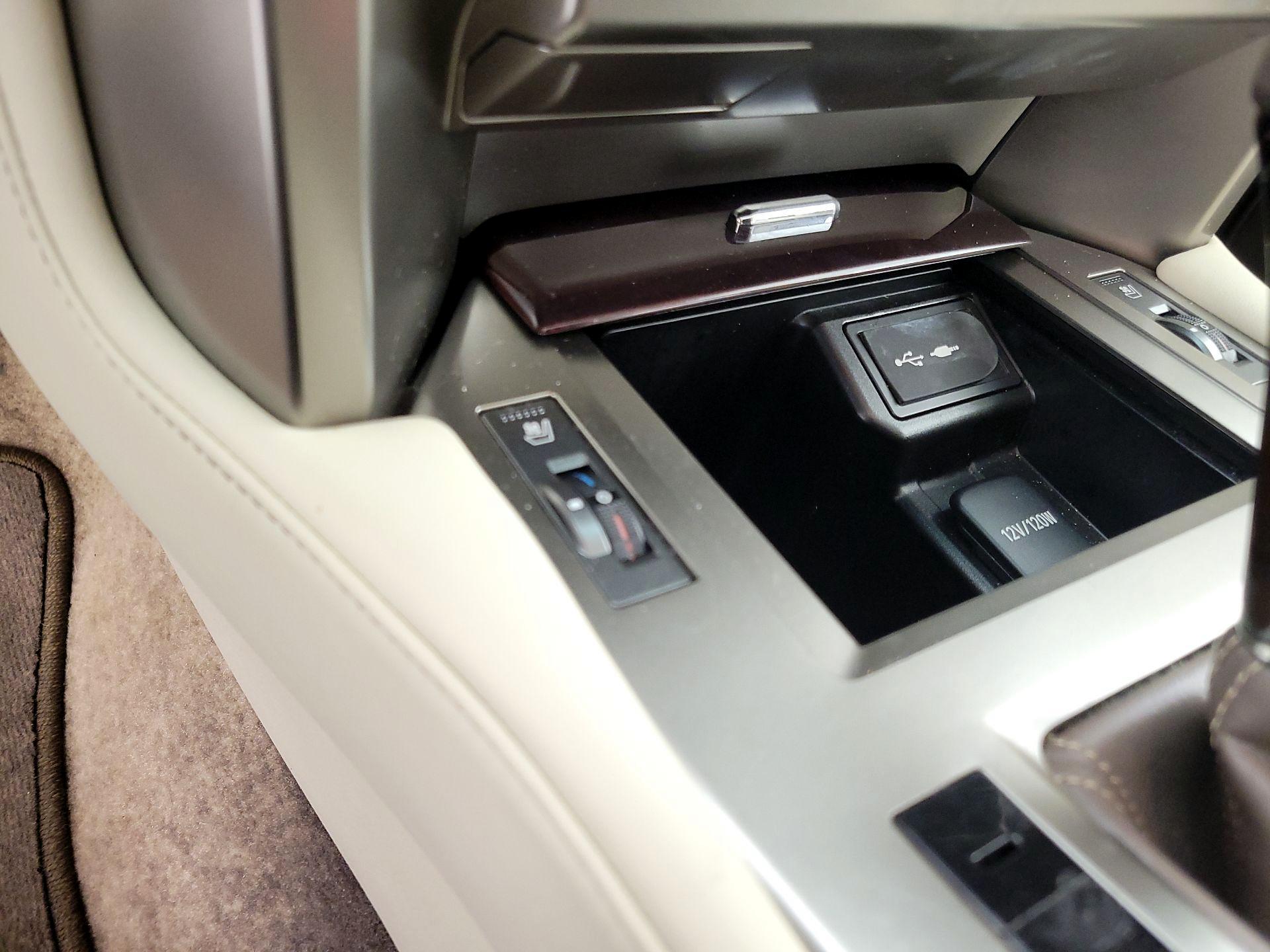 Thumbnail: 2019 Lexus GX - 19