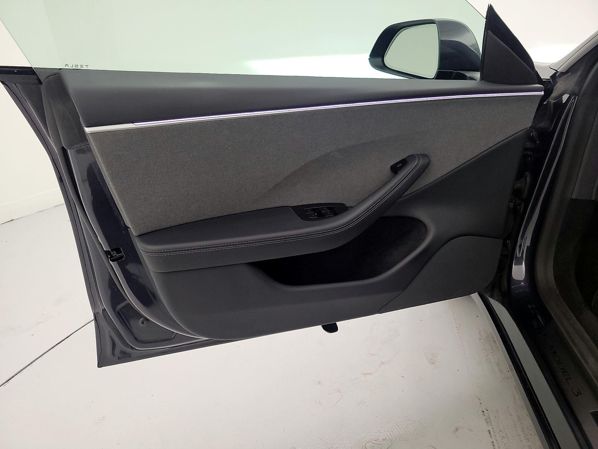 Thumbnail: 2025 Tesla Model 3 - 12