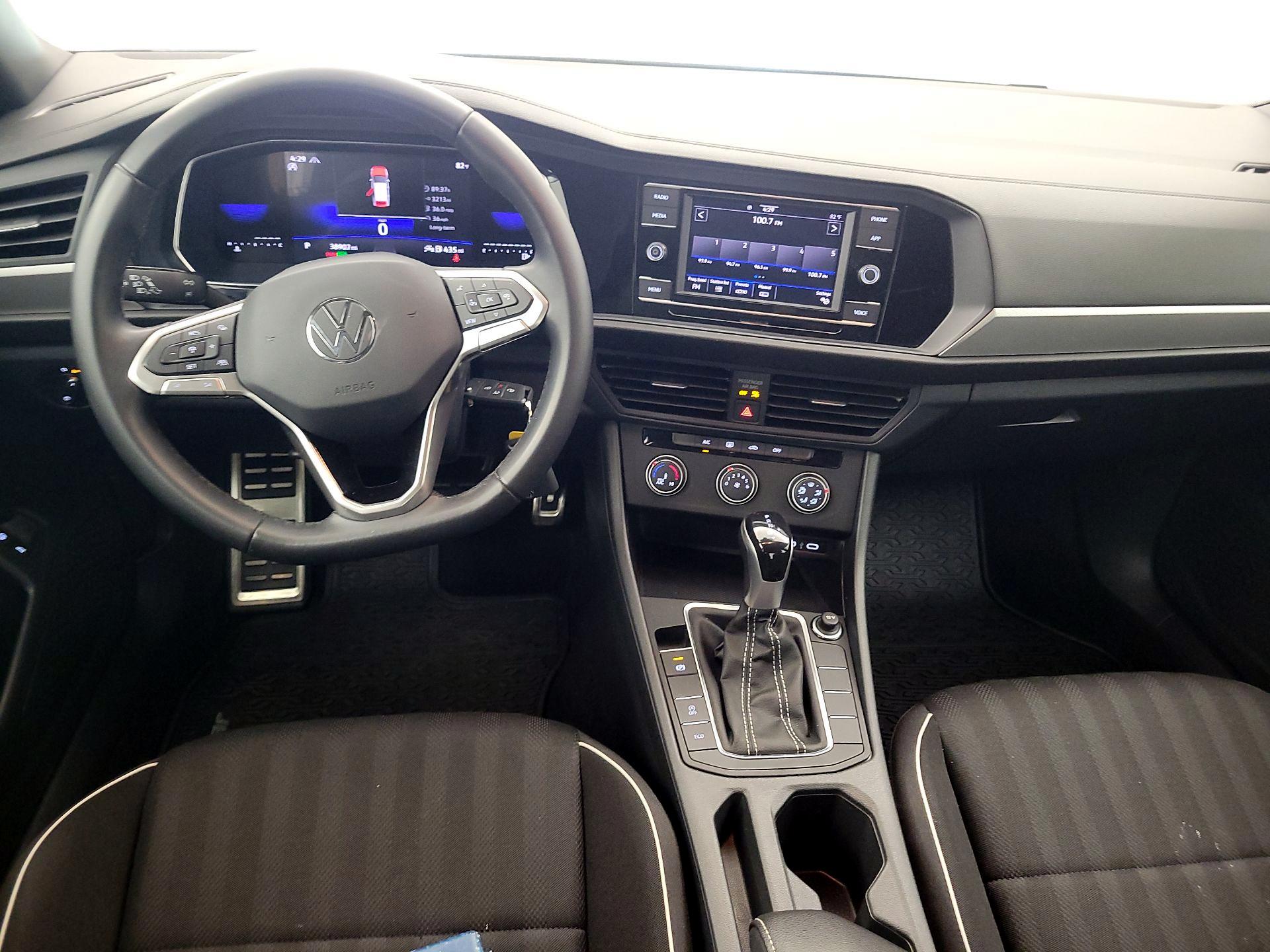 Thumbnail: 2023 Volkswagen Jetta - 9