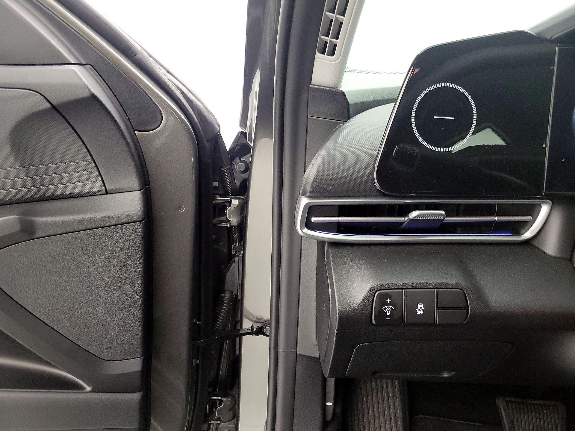 Thumbnail: 2024 Hyundai Elantra - 13