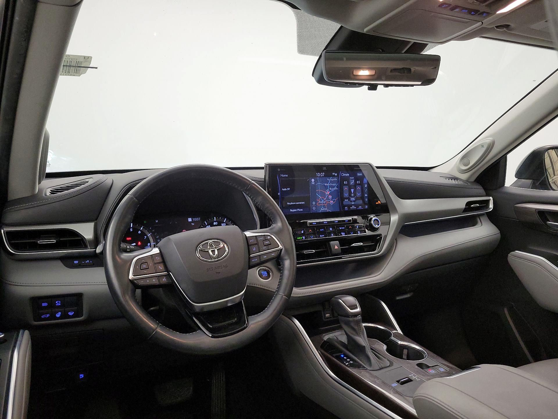 Thumbnail: 2021 Toyota Highlander - 9