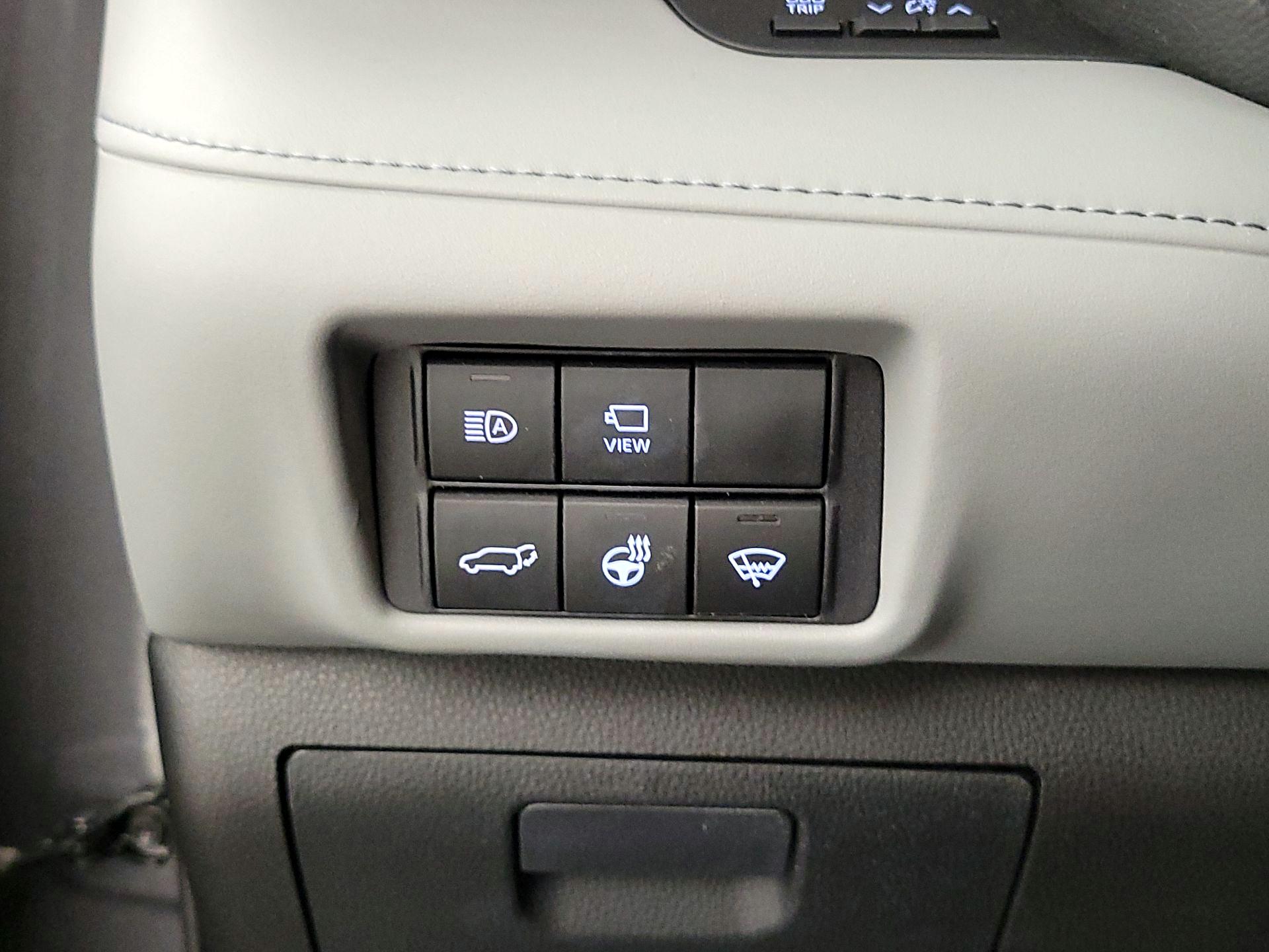 Thumbnail: 2021 Toyota Highlander - 13