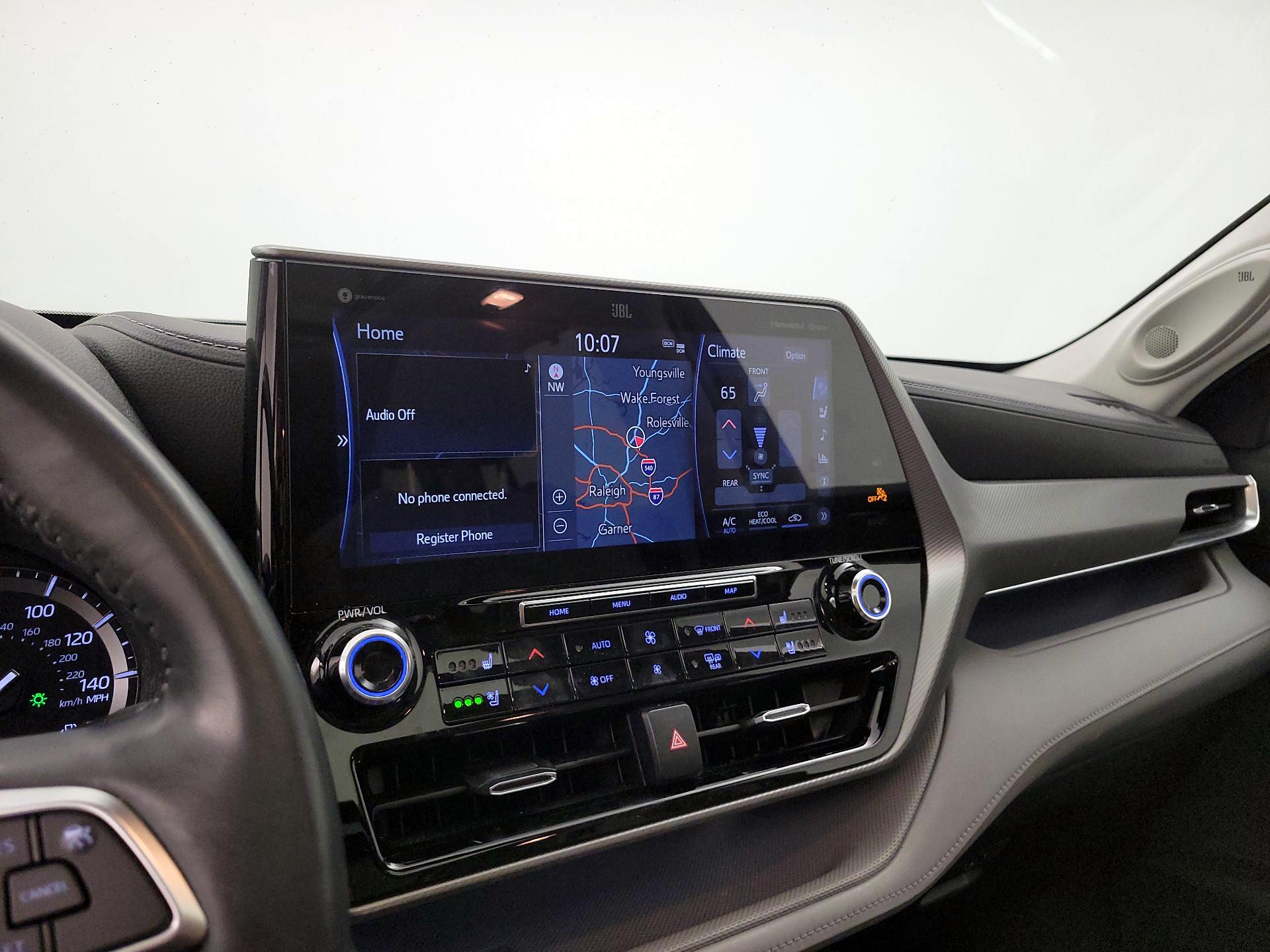 Thumbnail: 2021 Toyota Highlander - 15