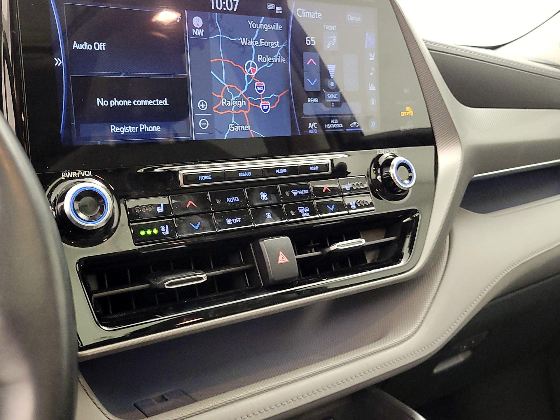 Thumbnail: 2021 Toyota Highlander - 16