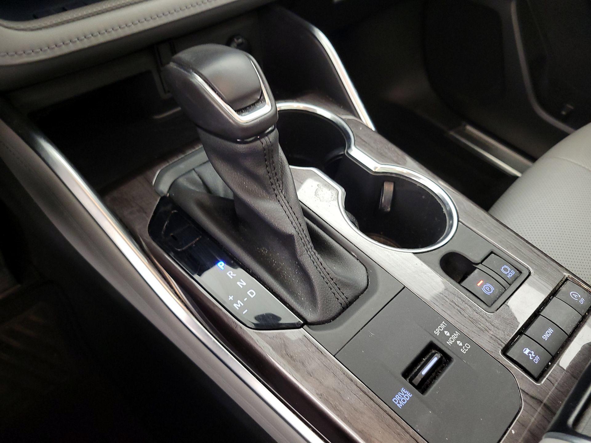 Thumbnail: 2021 Toyota Highlander - 17