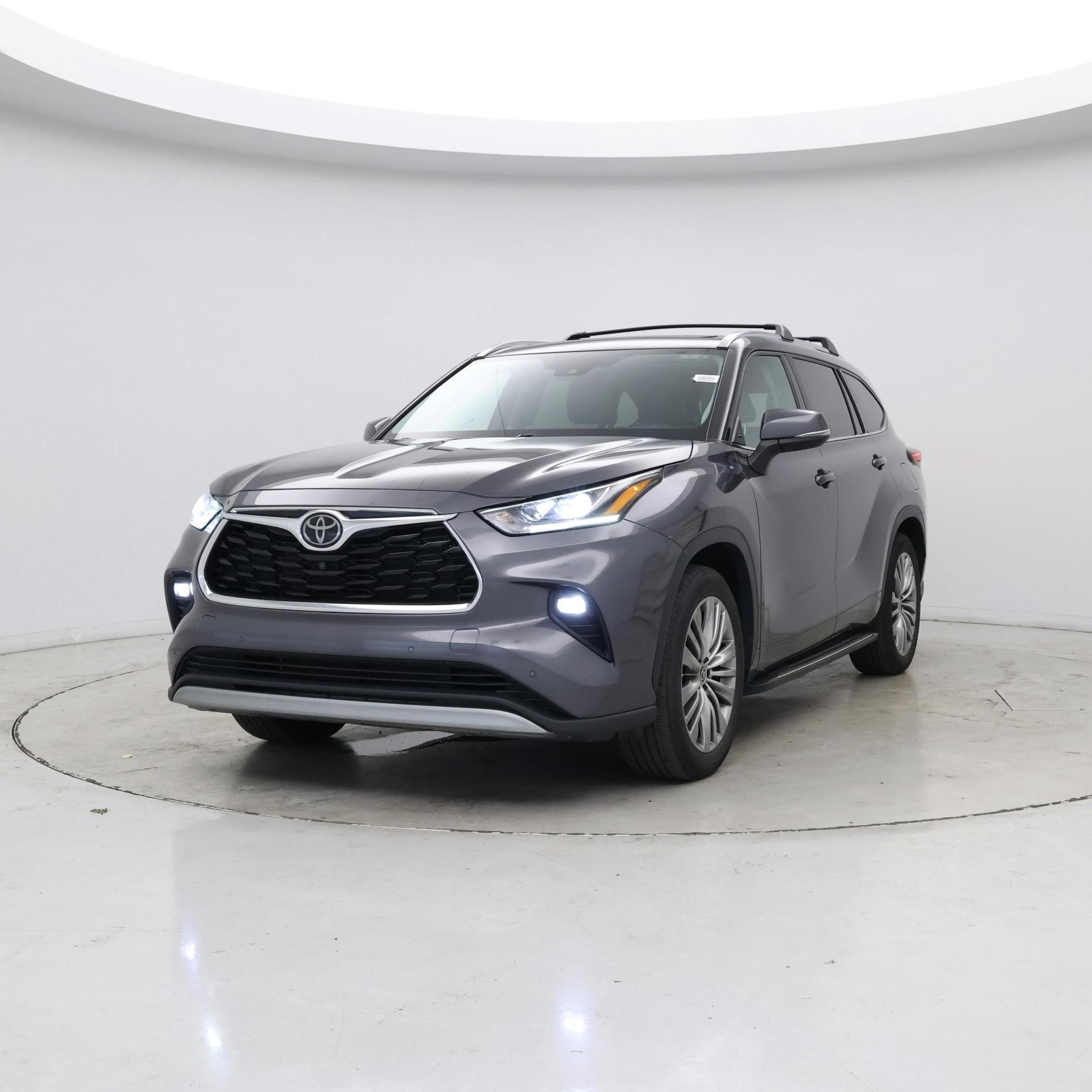 Thumbnail: 2021 Toyota Highlander - 4