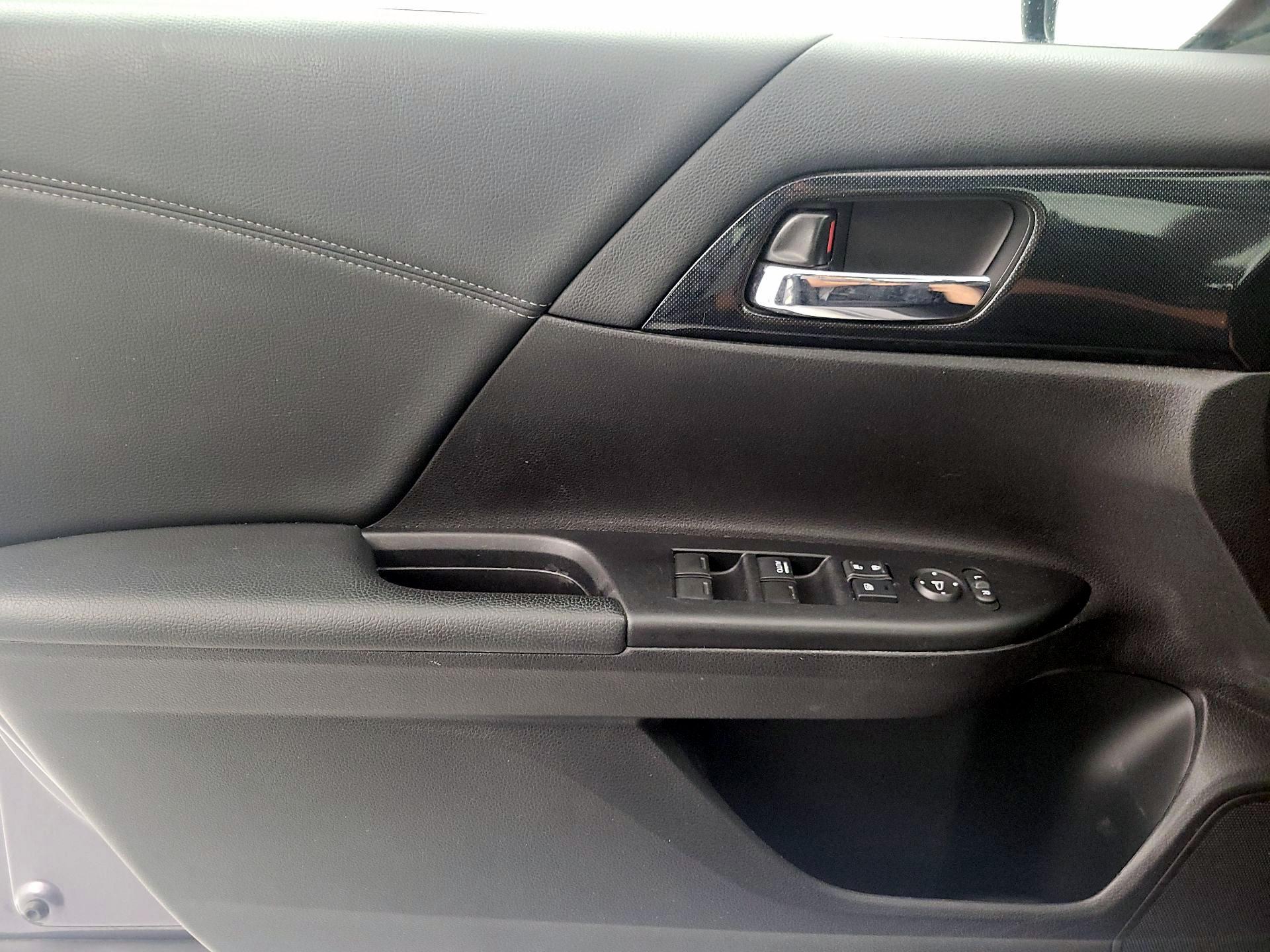 Thumbnail: 2015 Honda Accord - 12