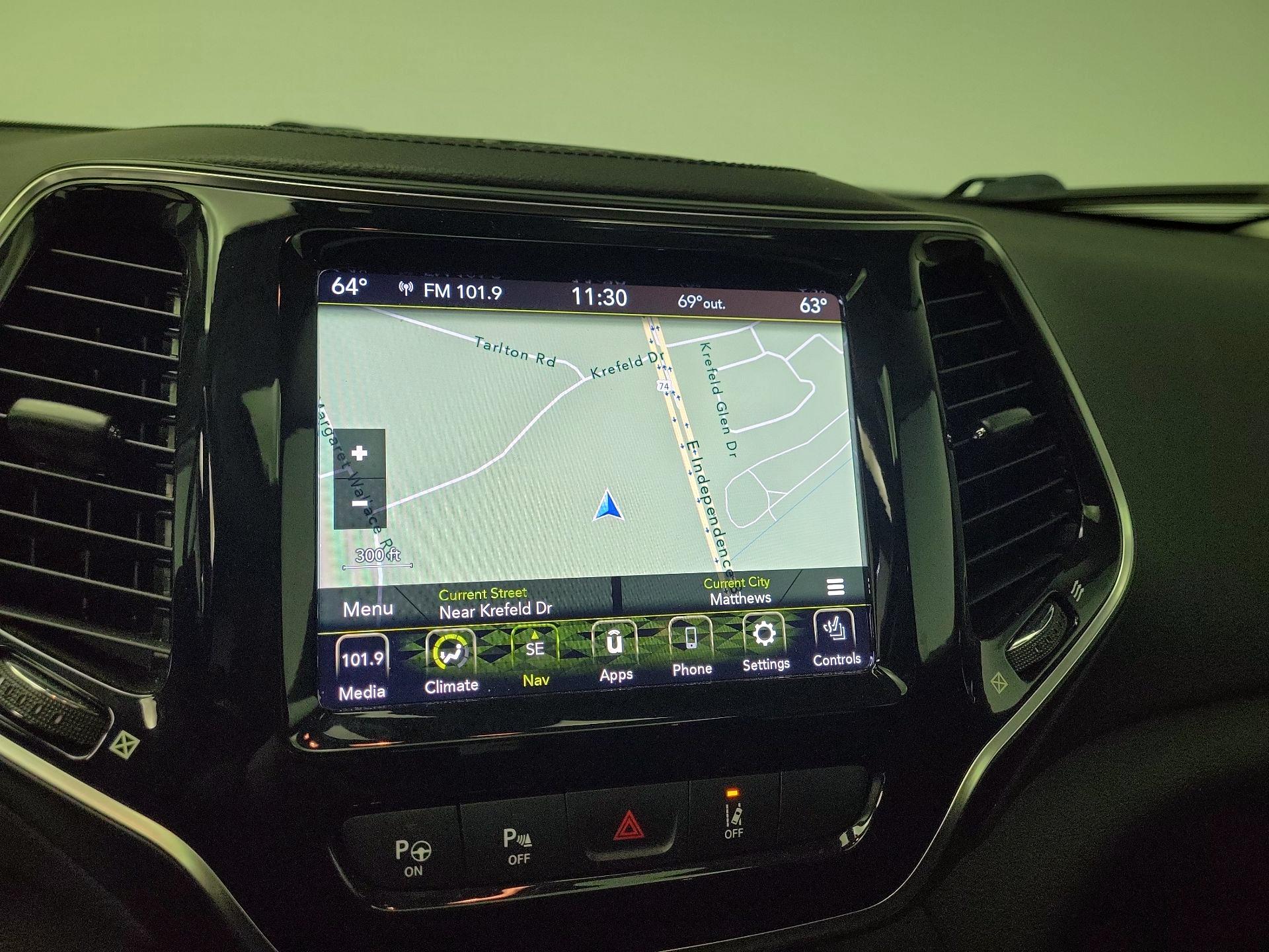 Thumbnail: 2020 Jeep Cherokee - 14
