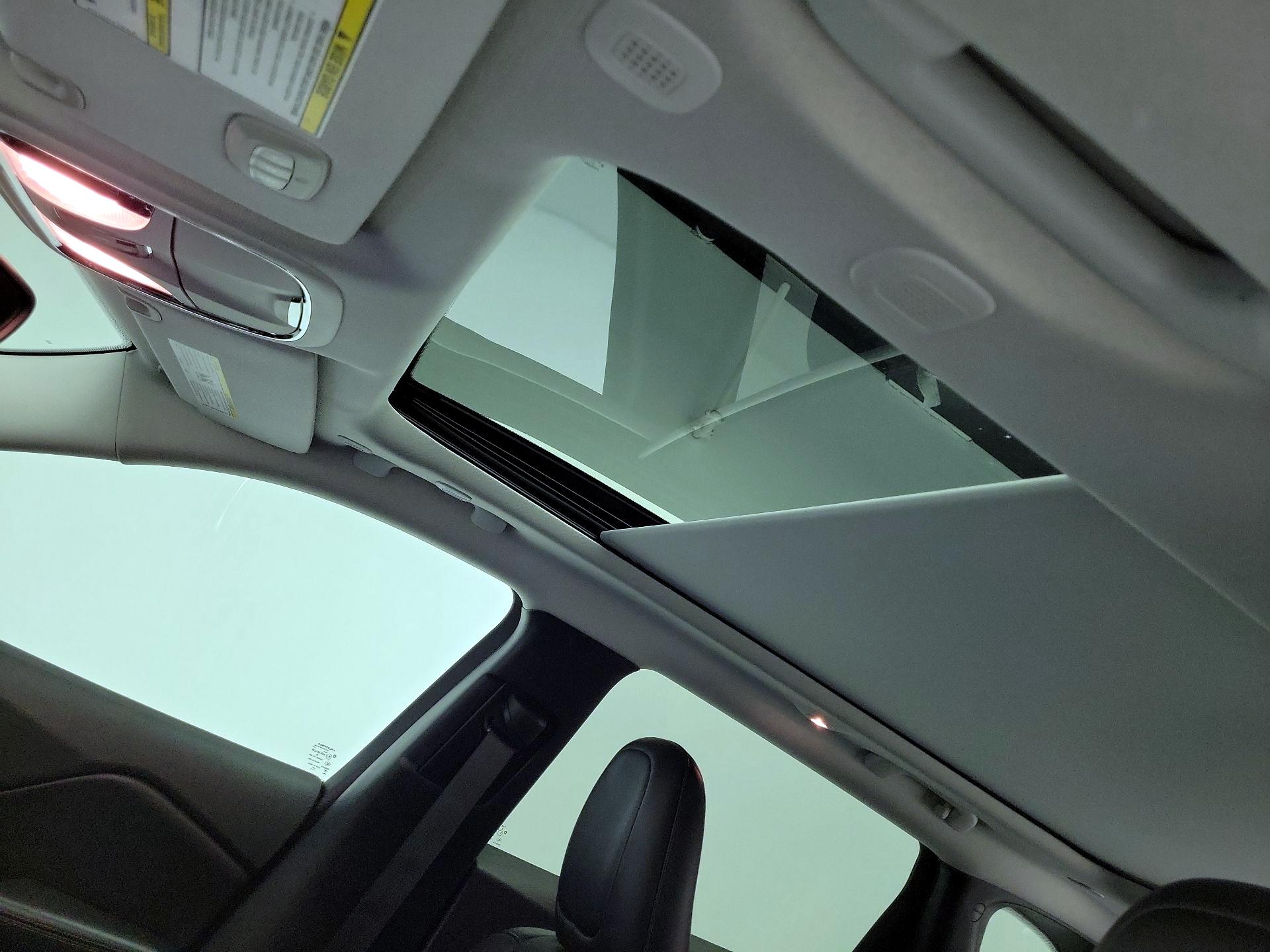 Thumbnail: 2020 Jeep Cherokee - 20