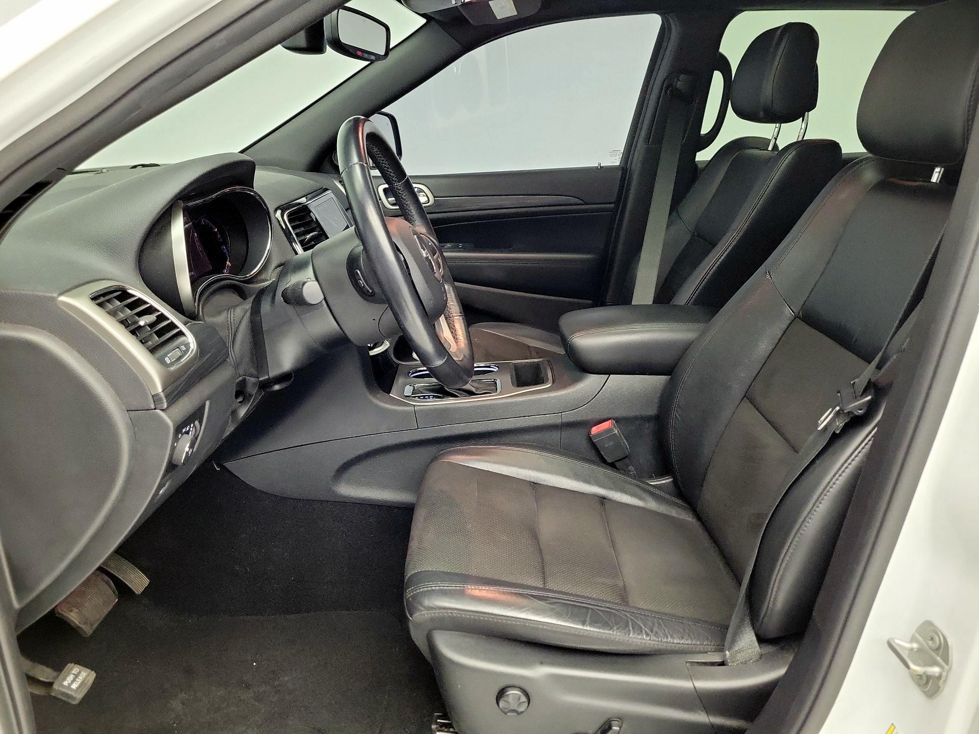 Thumbnail: 2020 Jeep Grand Cherokee - 11
