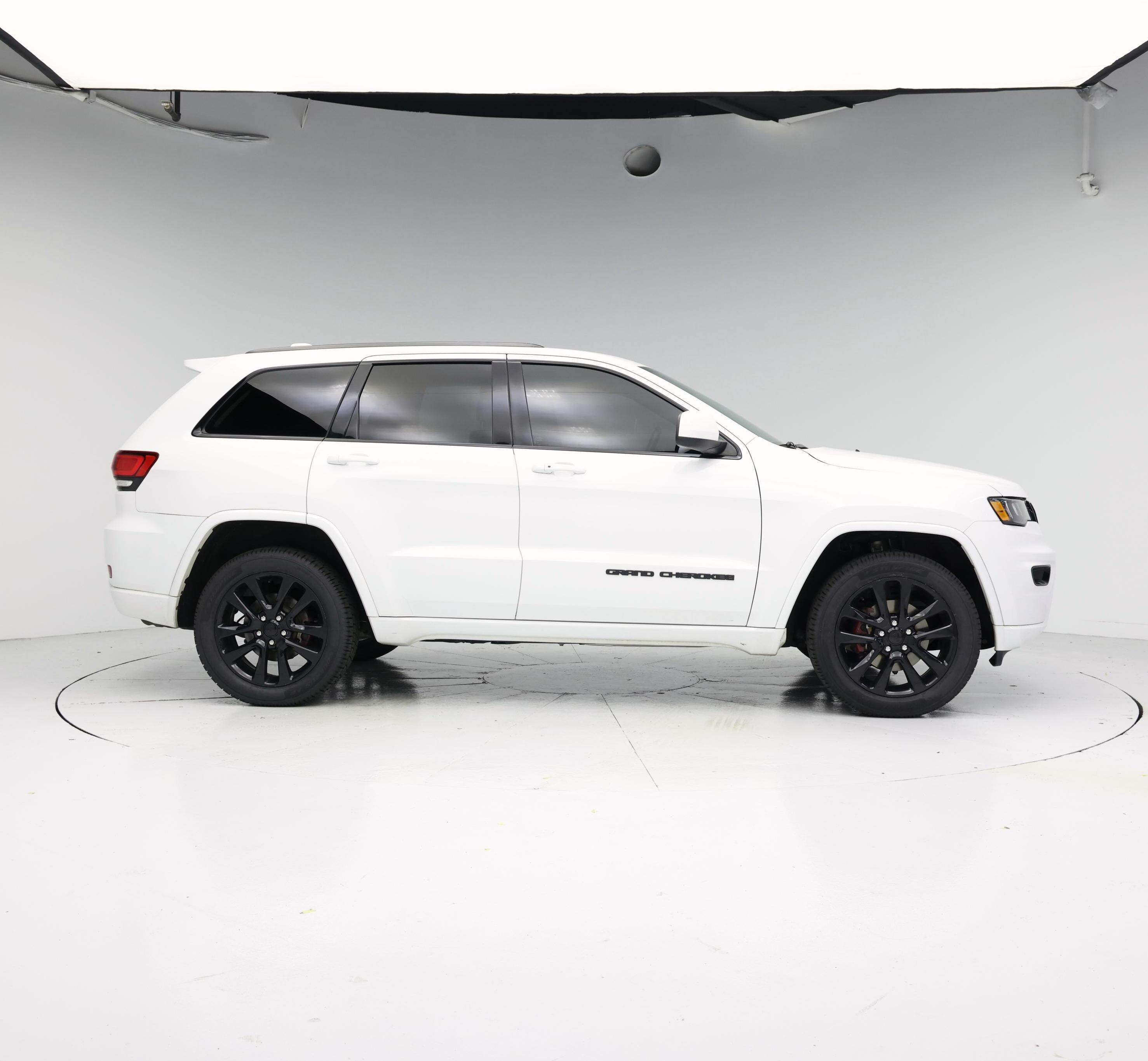 Thumbnail: 2020 Jeep Grand Cherokee - 7