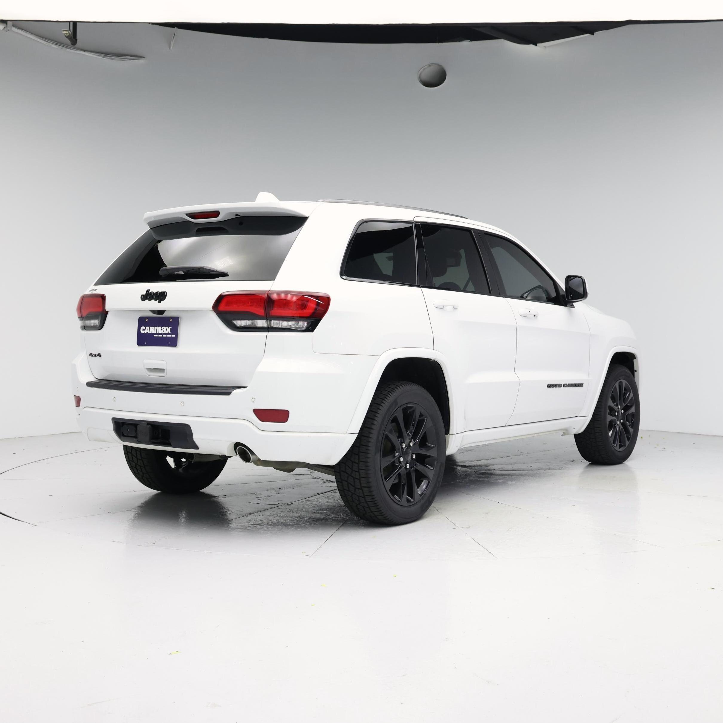 Thumbnail: 2020 Jeep Grand Cherokee - 8