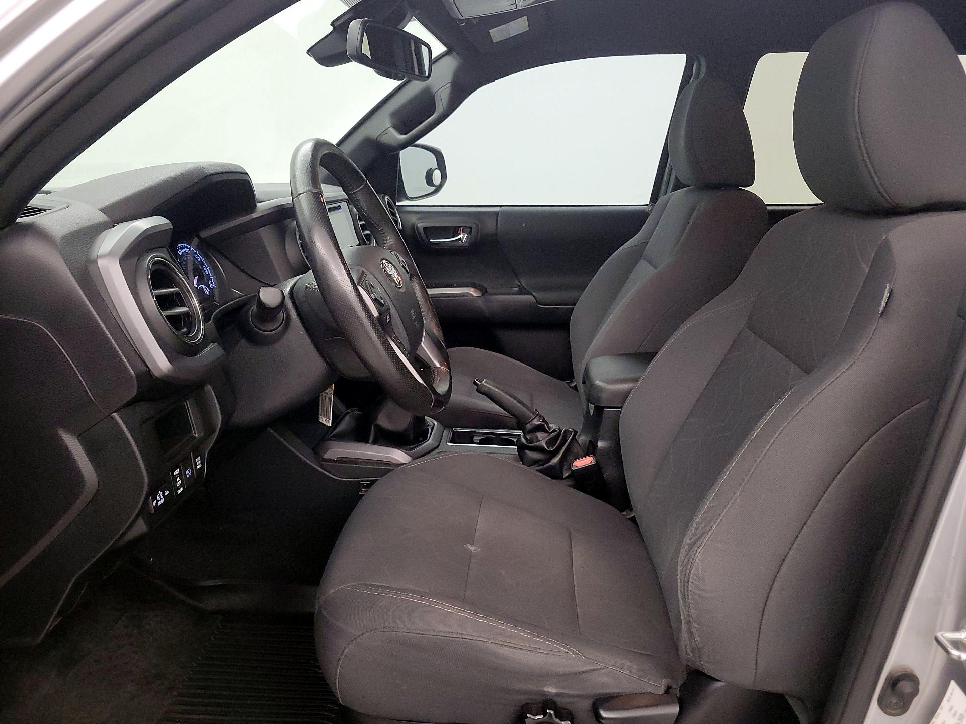Thumbnail: 2019 Toyota Tacoma - 11