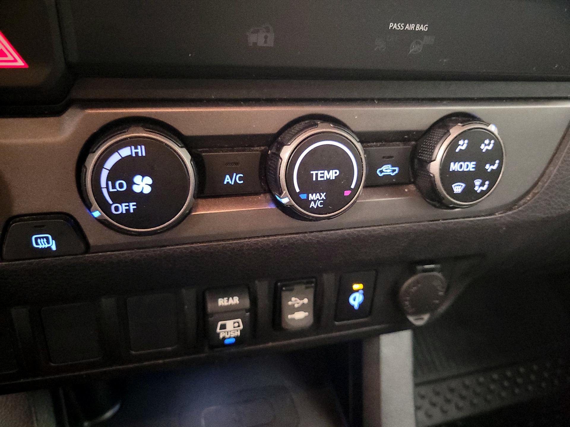 Thumbnail: 2019 Toyota Tacoma - 17