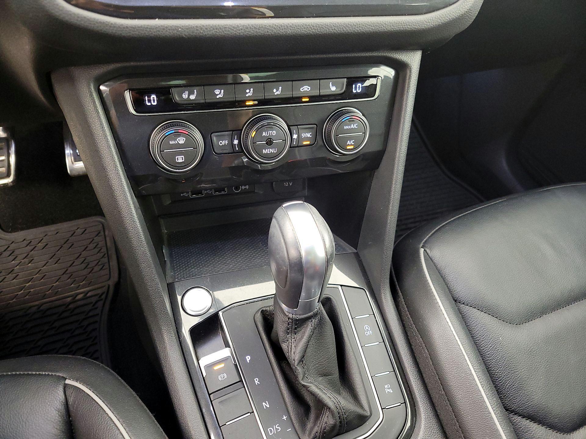 Thumbnail: 2019 Volkswagen Tiguan - 17