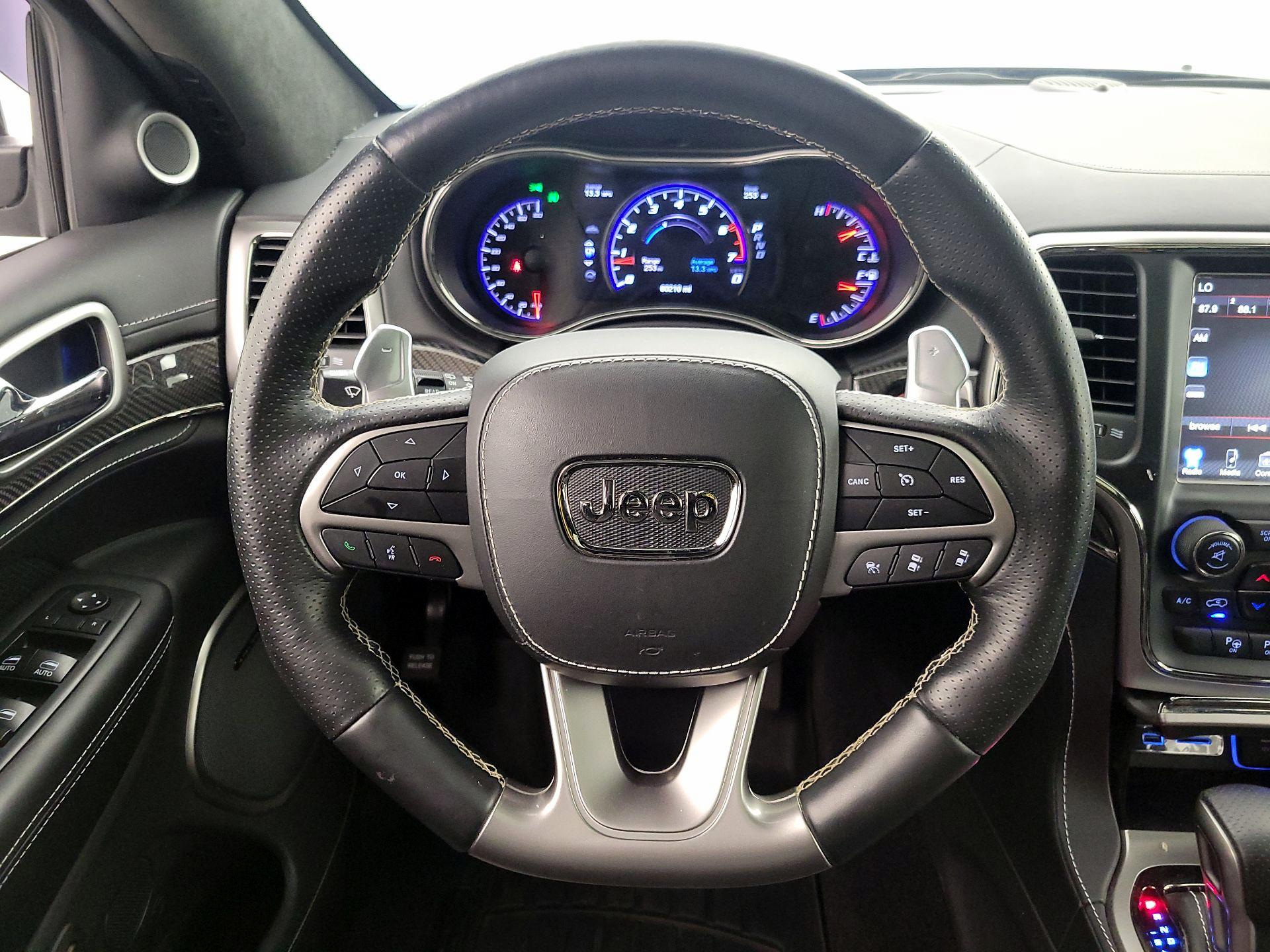 Thumbnail: 2017 Jeep Grand Cherokee - 10