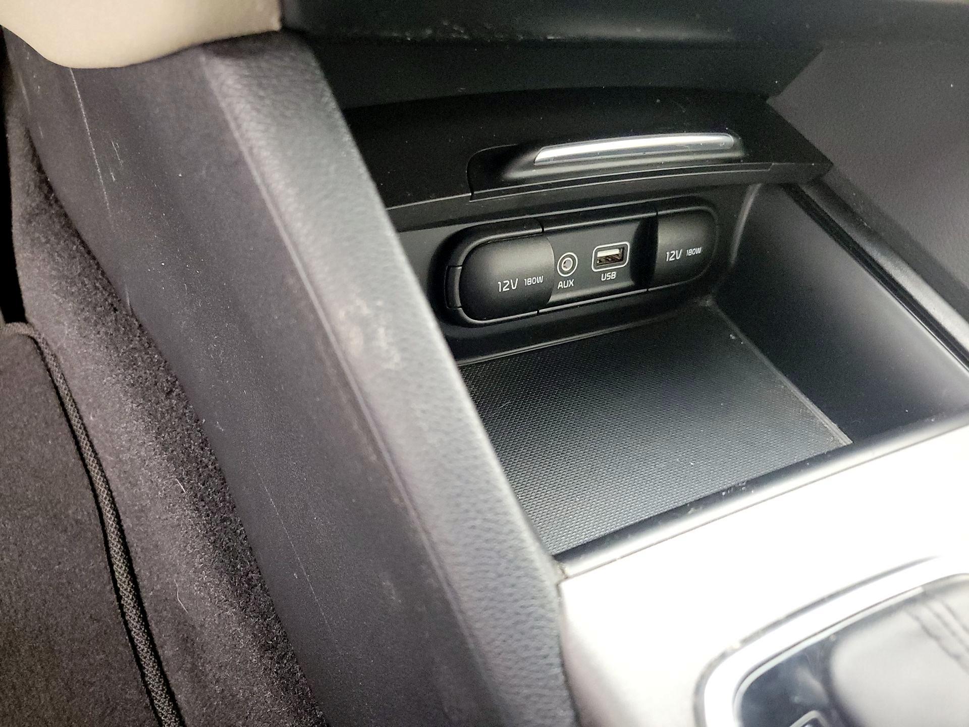 Thumbnail: 2016 Kia Optima - 19