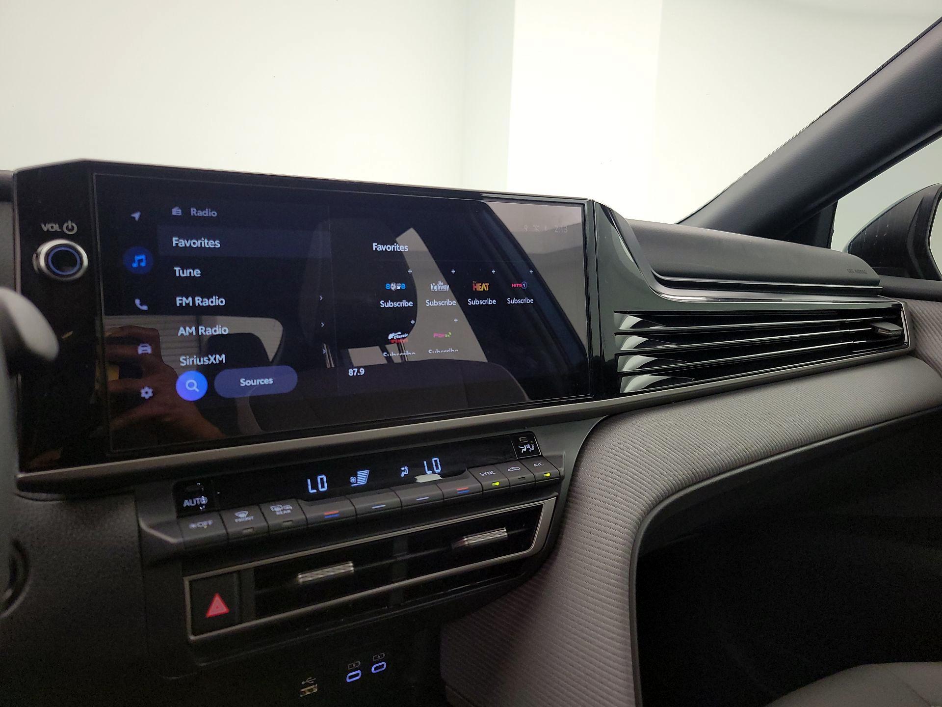 Thumbnail: 2025 Toyota Camry - 15