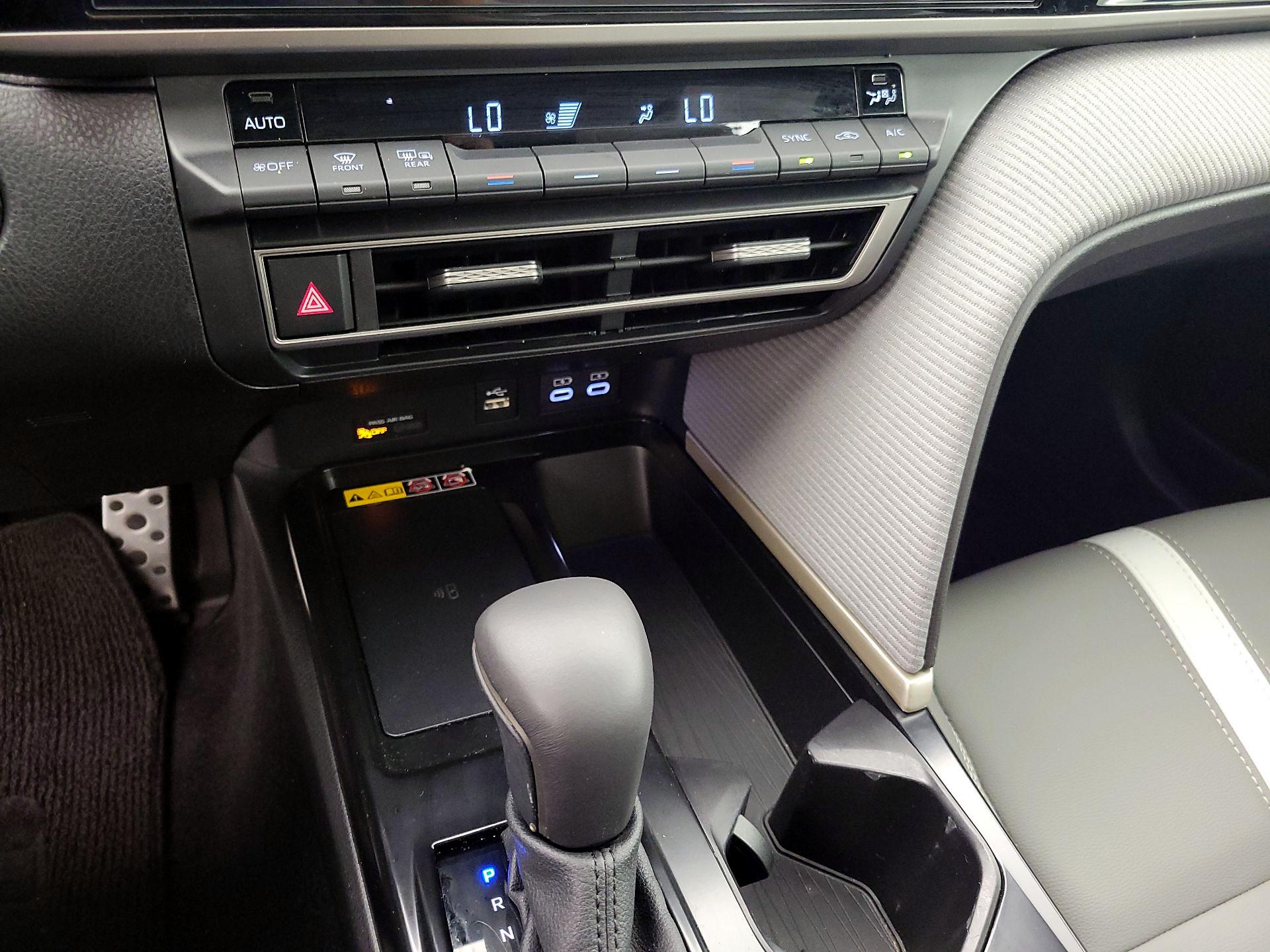 Thumbnail: 2025 Toyota Camry - 16