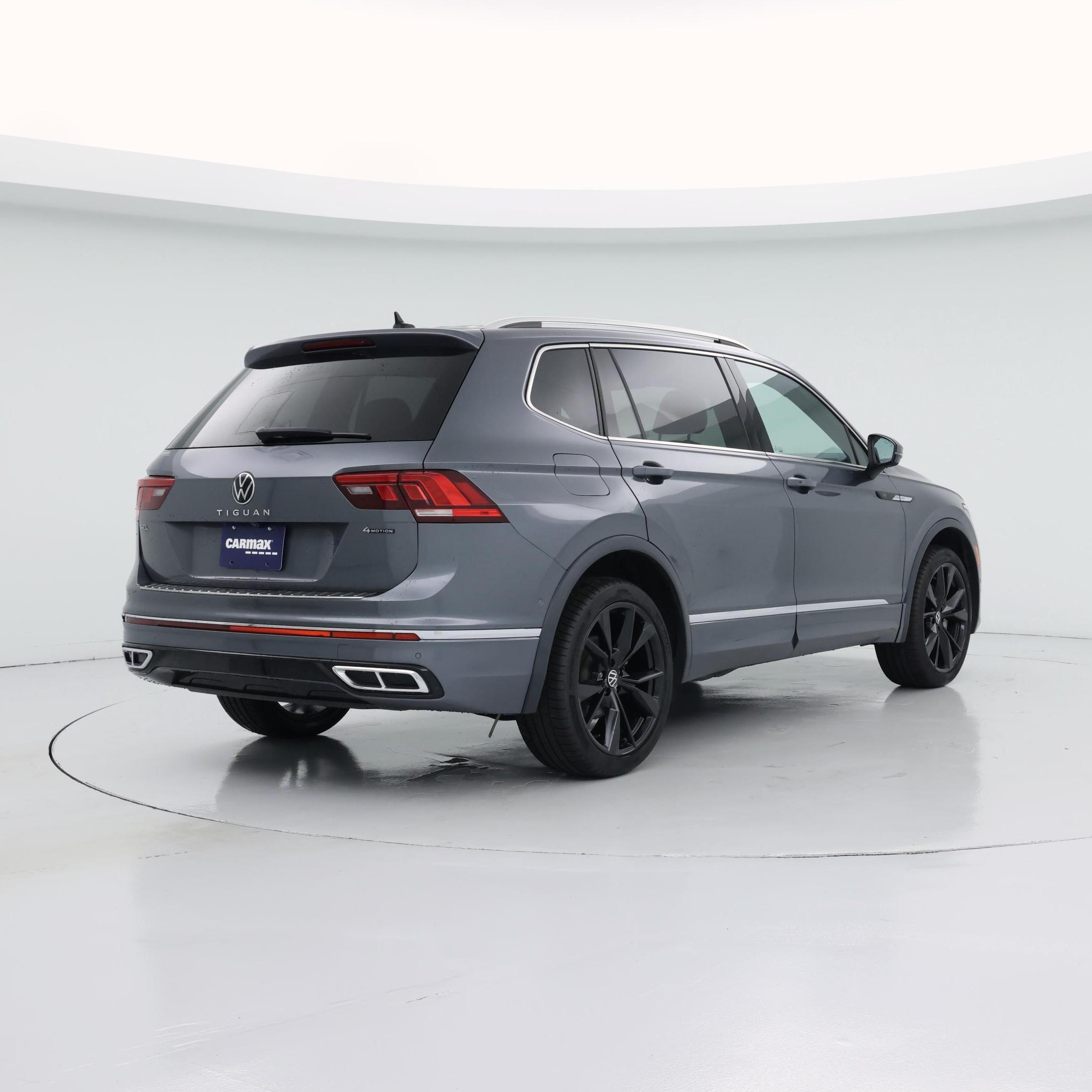 Thumbnail: 2022 Volkswagen Tiguan - 8