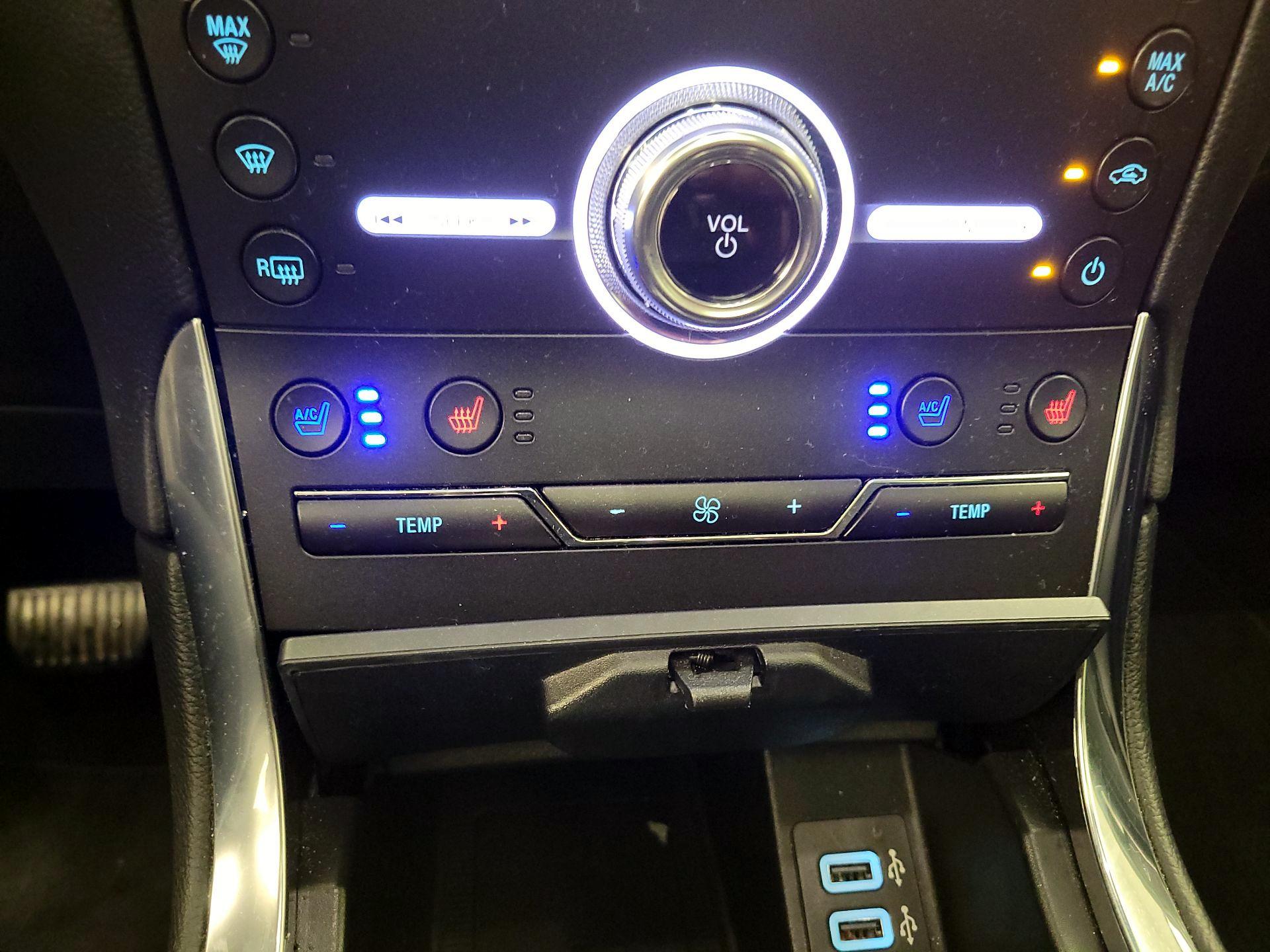 Thumbnail: 2019 Ford Edge - 16