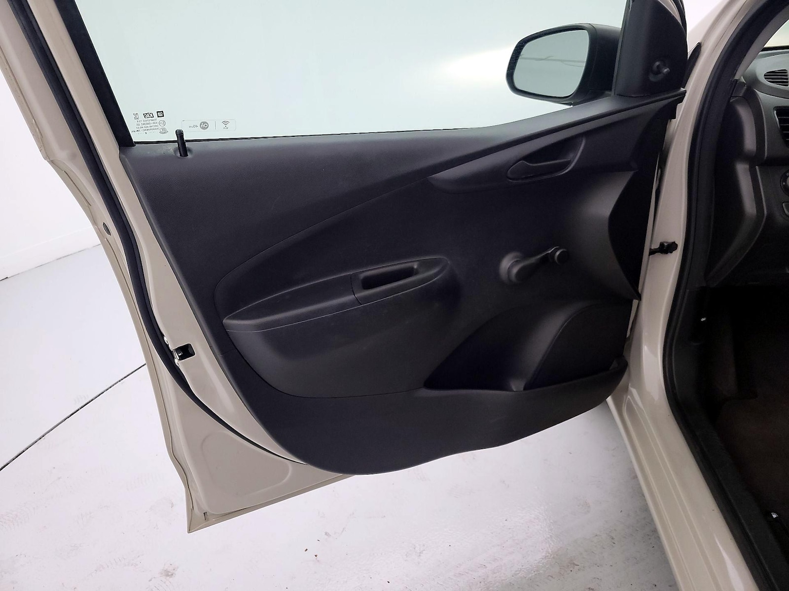 2016 Chevrolet Spark LS - Photo 13