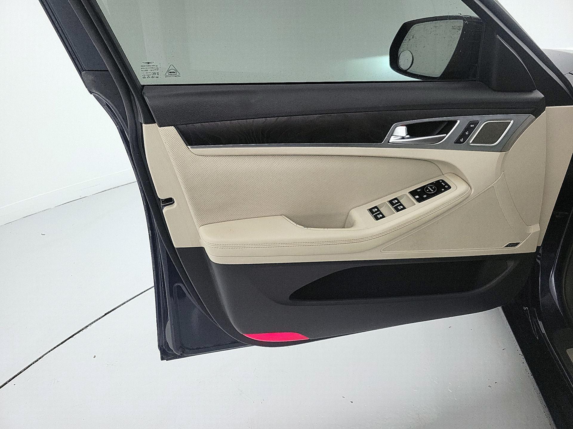 Thumbnail: 2018 Genesis G80 - 12