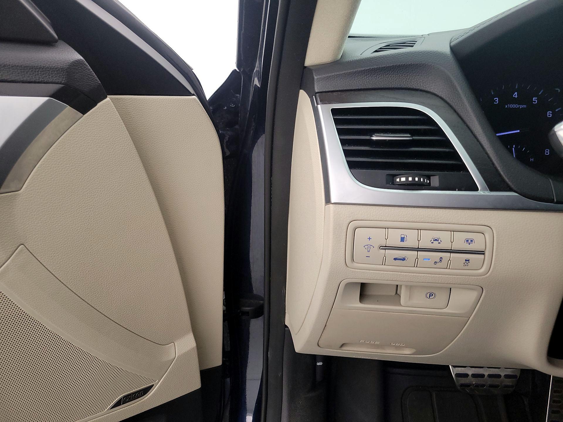 Thumbnail: 2018 Genesis G80 - 13