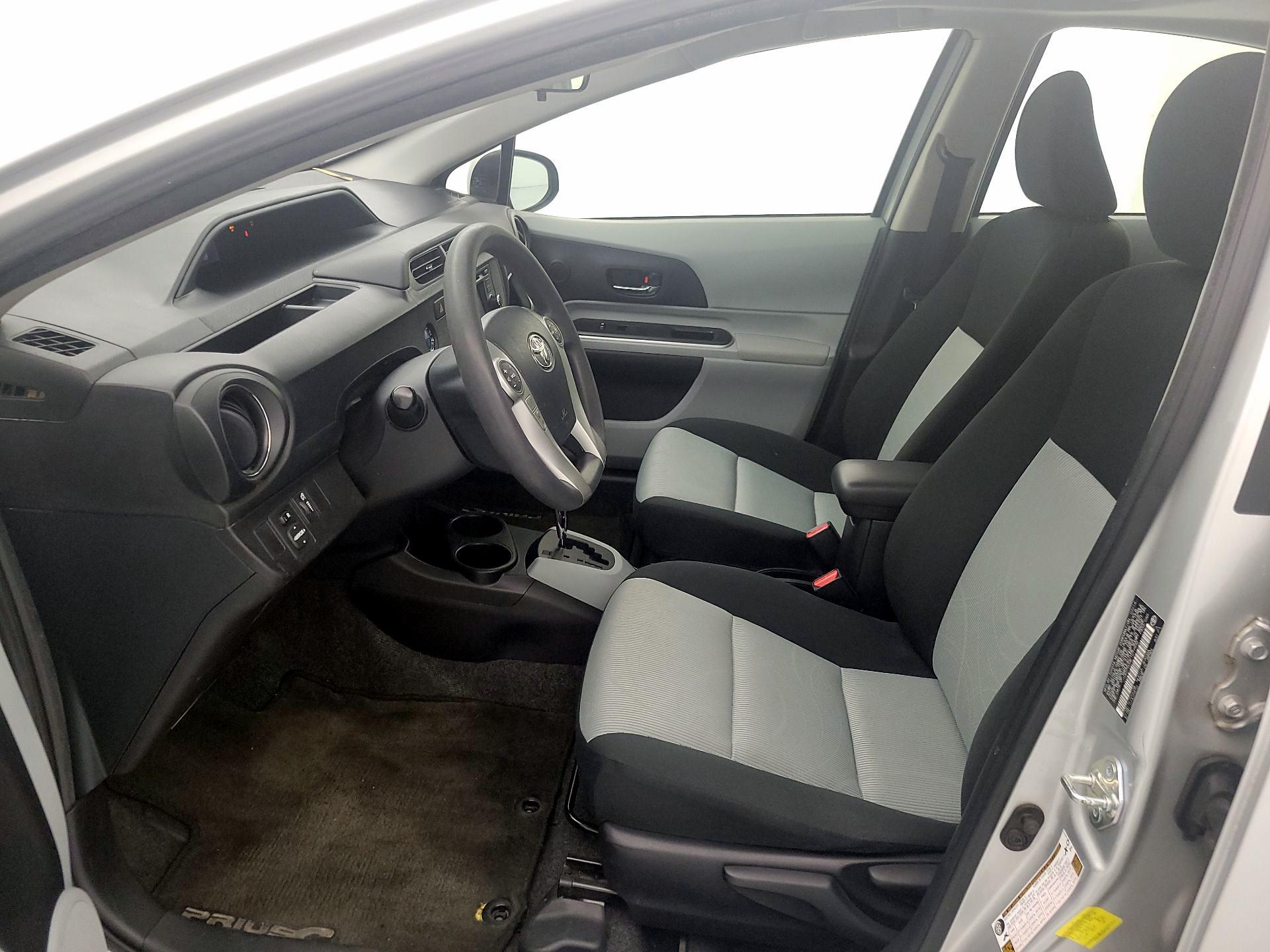 Thumbnail: 2014 Toyota Prius c - 11