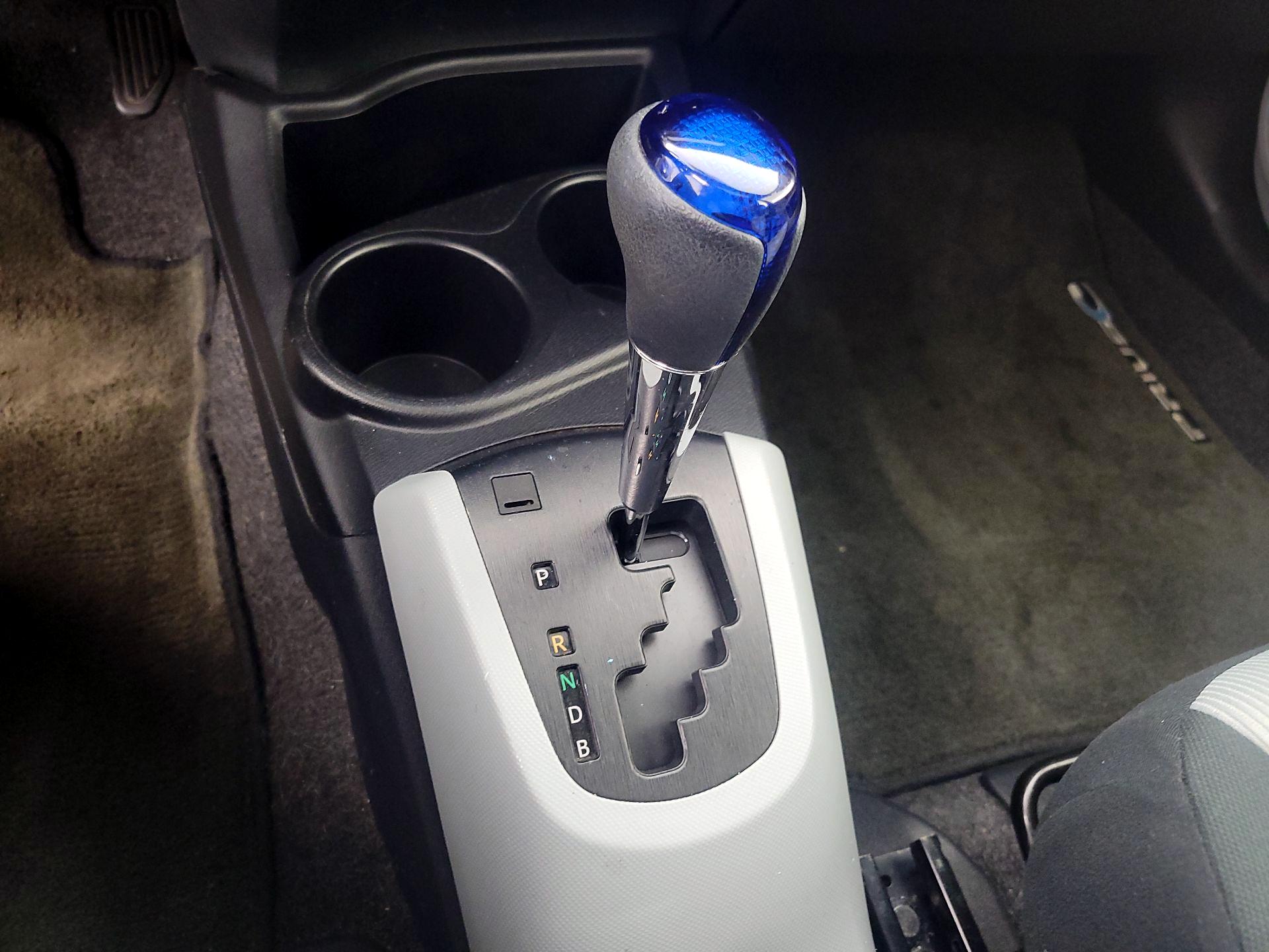 Thumbnail: 2014 Toyota Prius c - 16