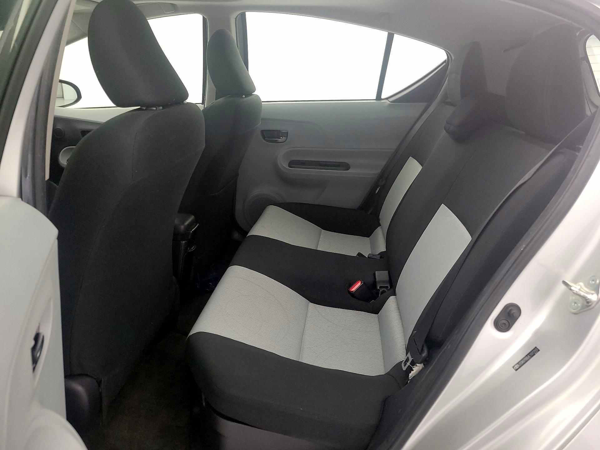 Thumbnail: 2014 Toyota Prius c - 19