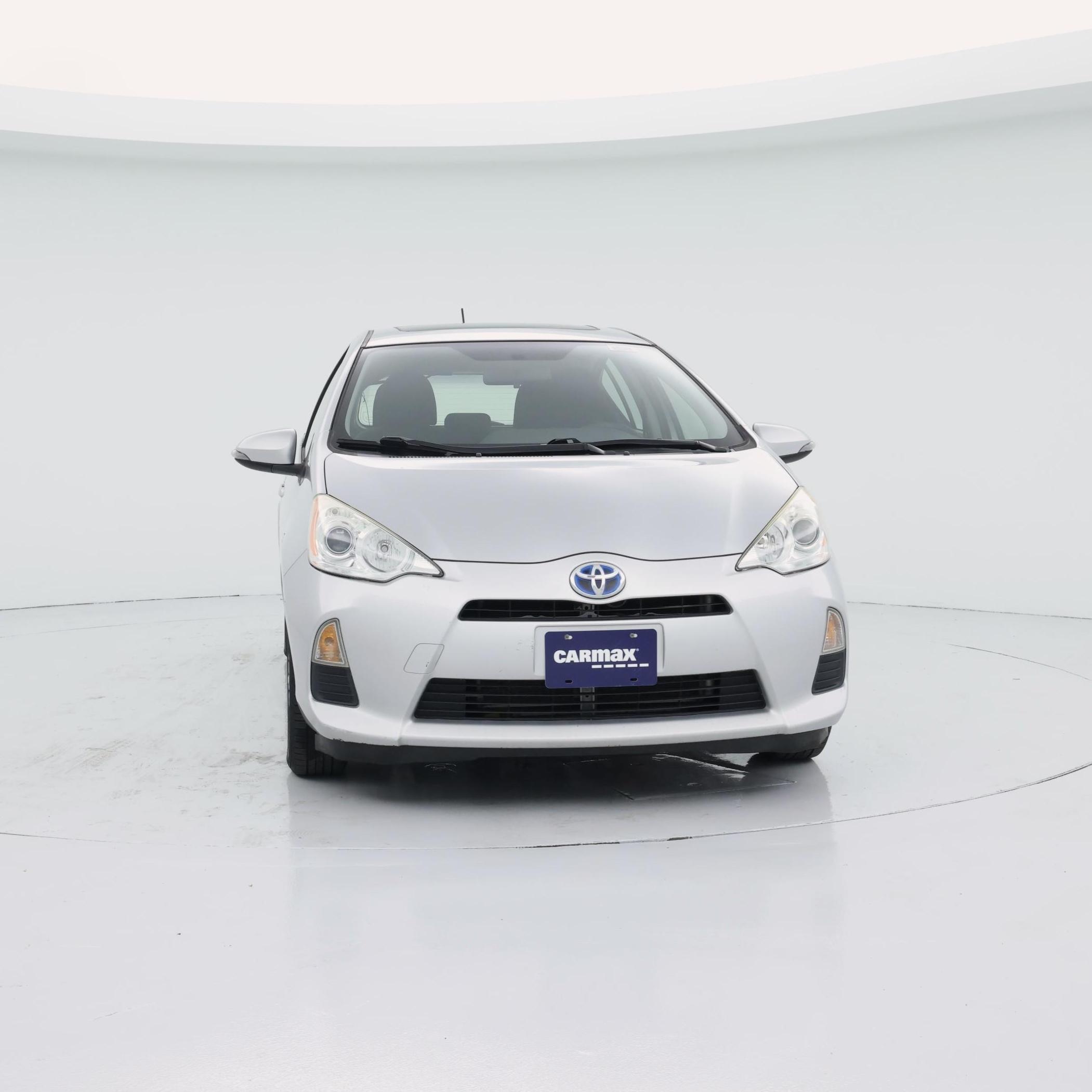 Thumbnail: 2014 Toyota Prius c - 5