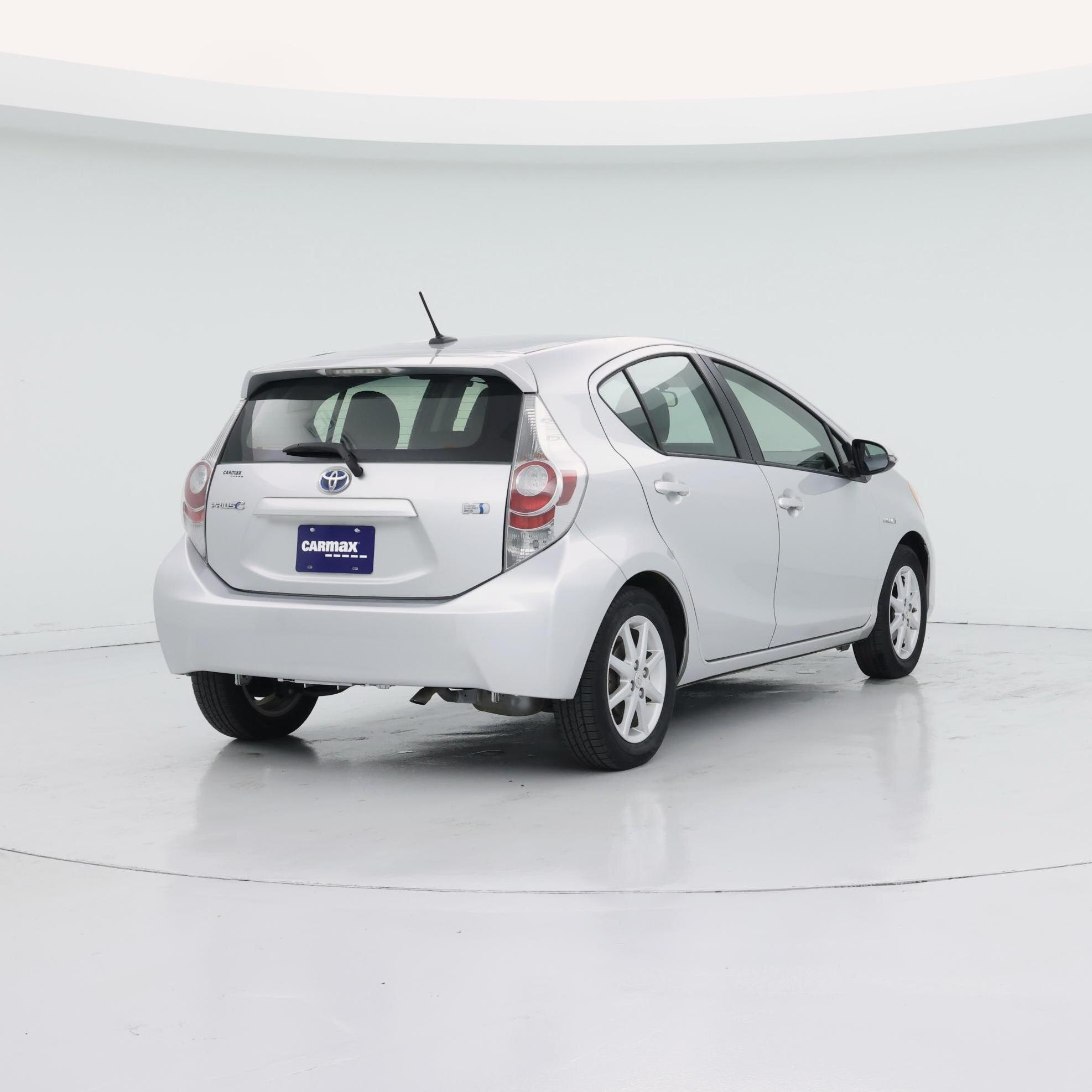 Thumbnail: 2014 Toyota Prius c - 8