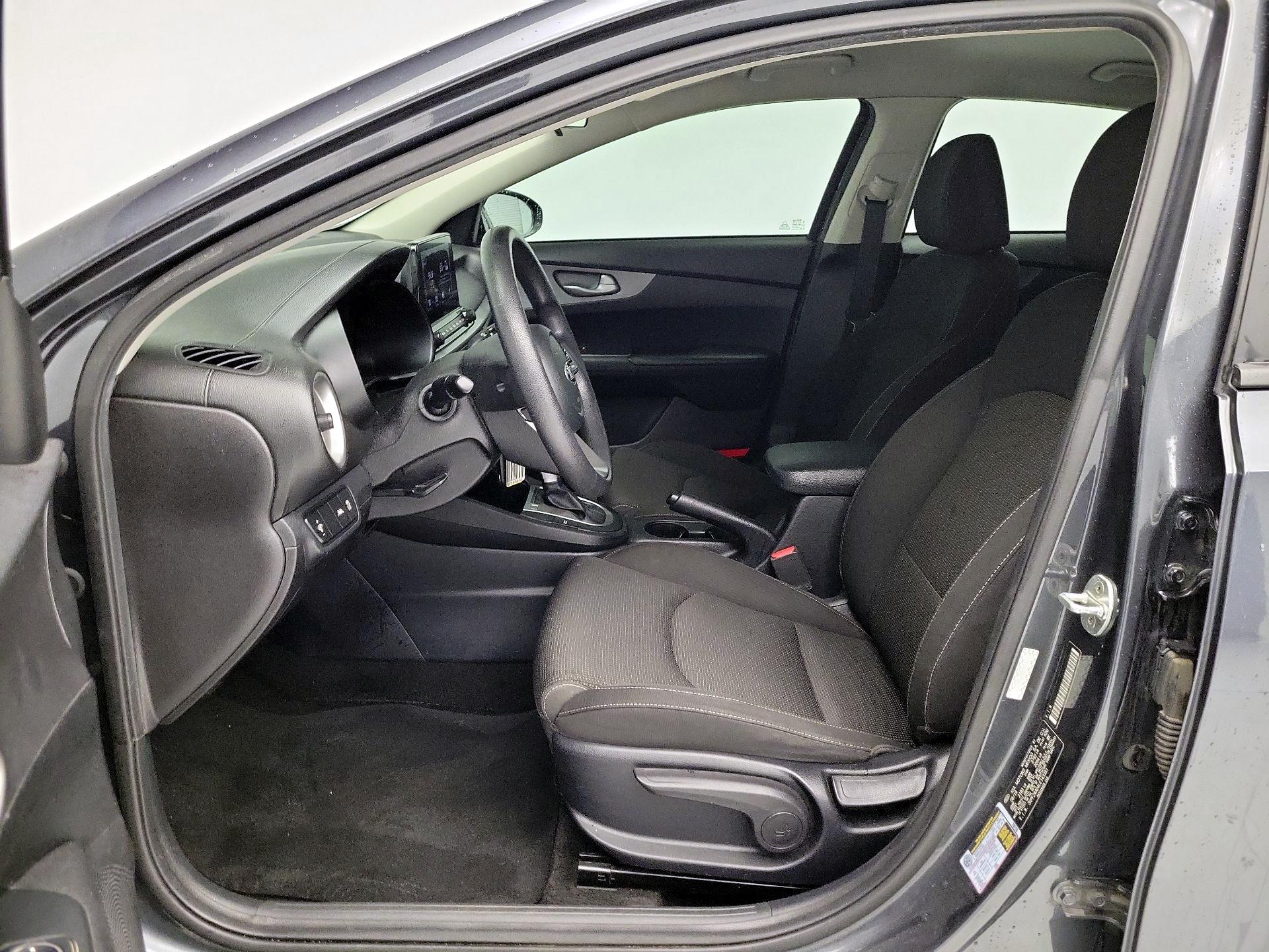 Thumbnail: 2020 Kia Forte - 11