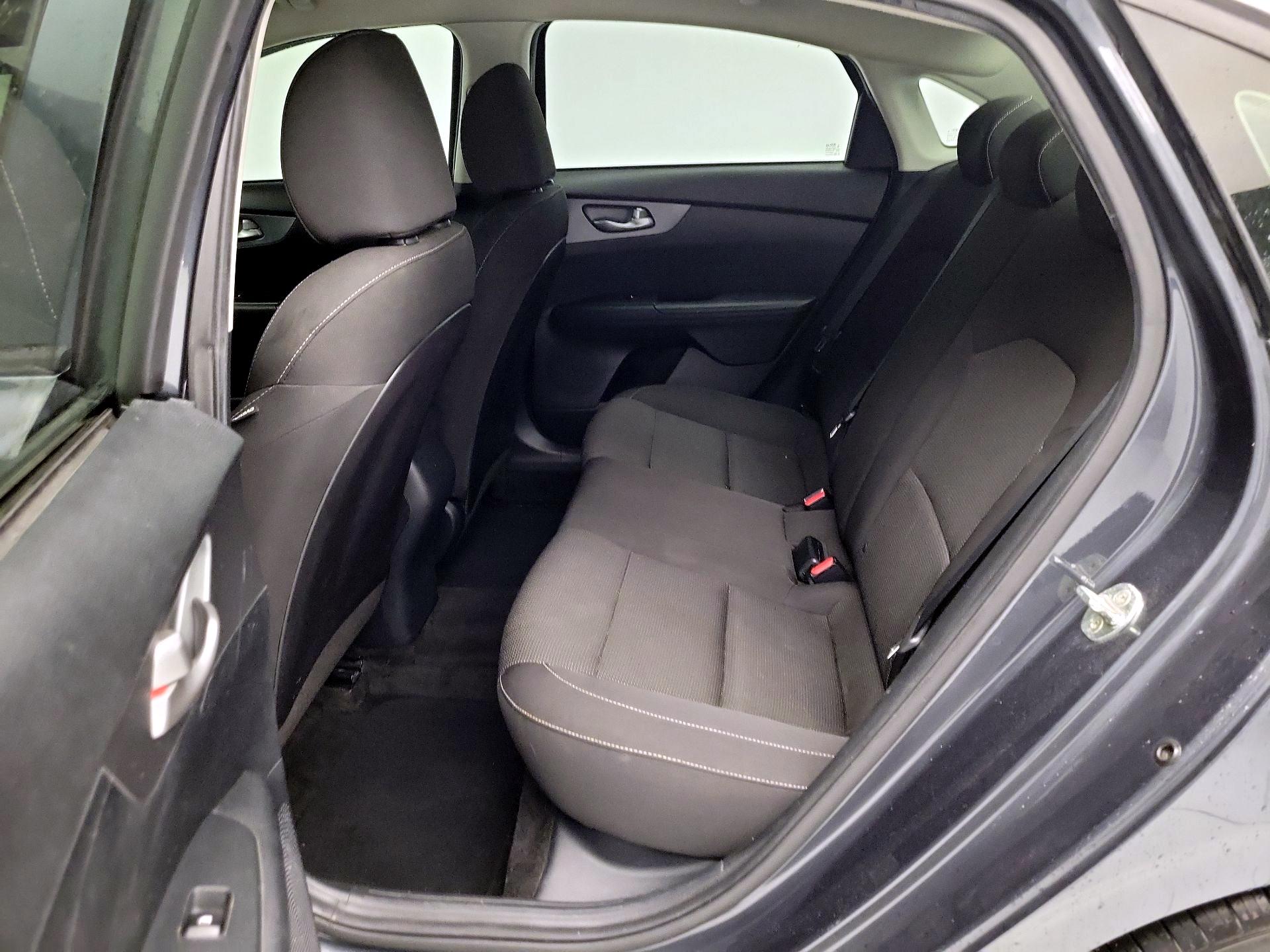 Thumbnail: 2020 Kia Forte - 19