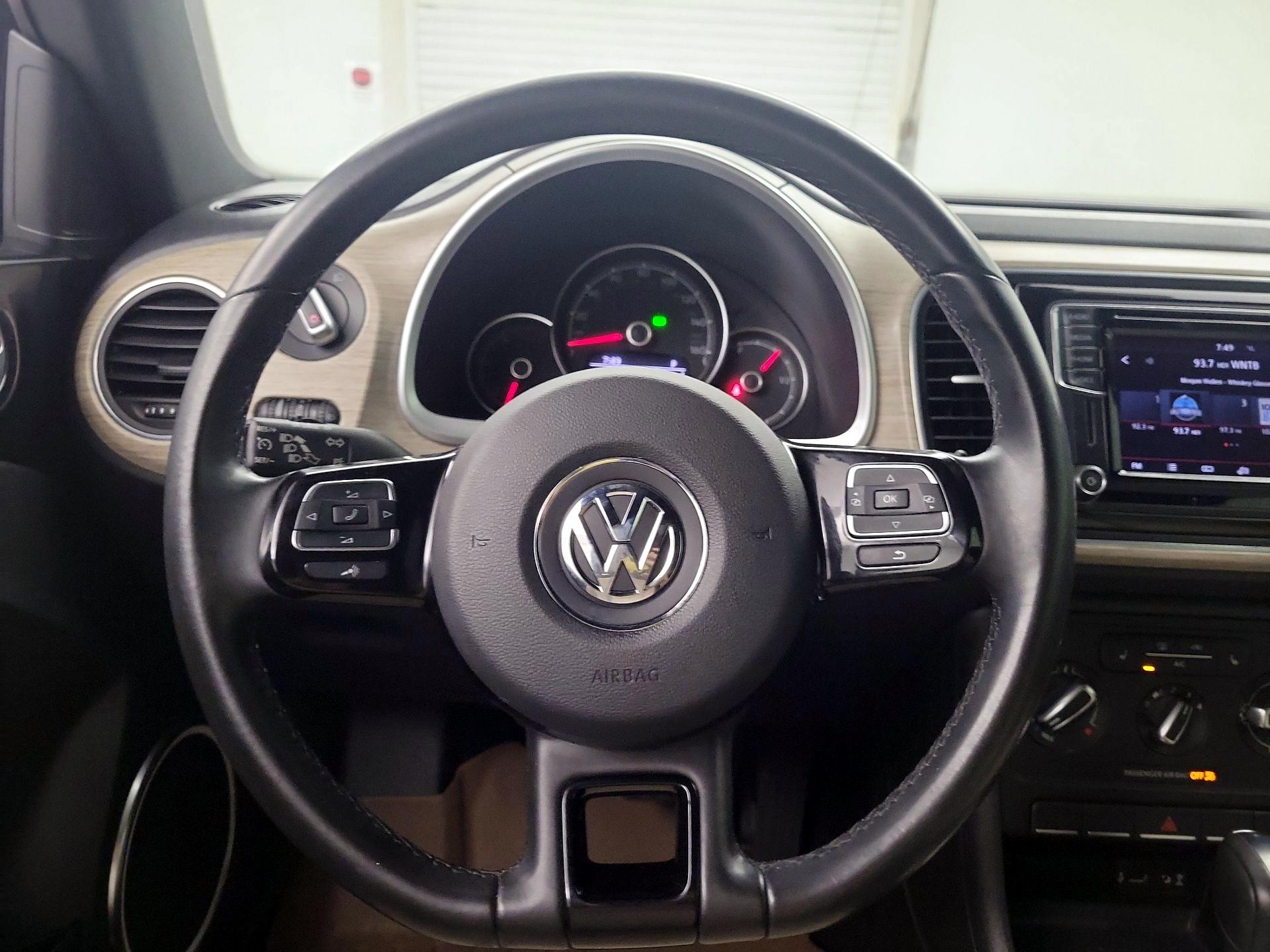 Thumbnail: 2018 Volkswagen Beetle - 10