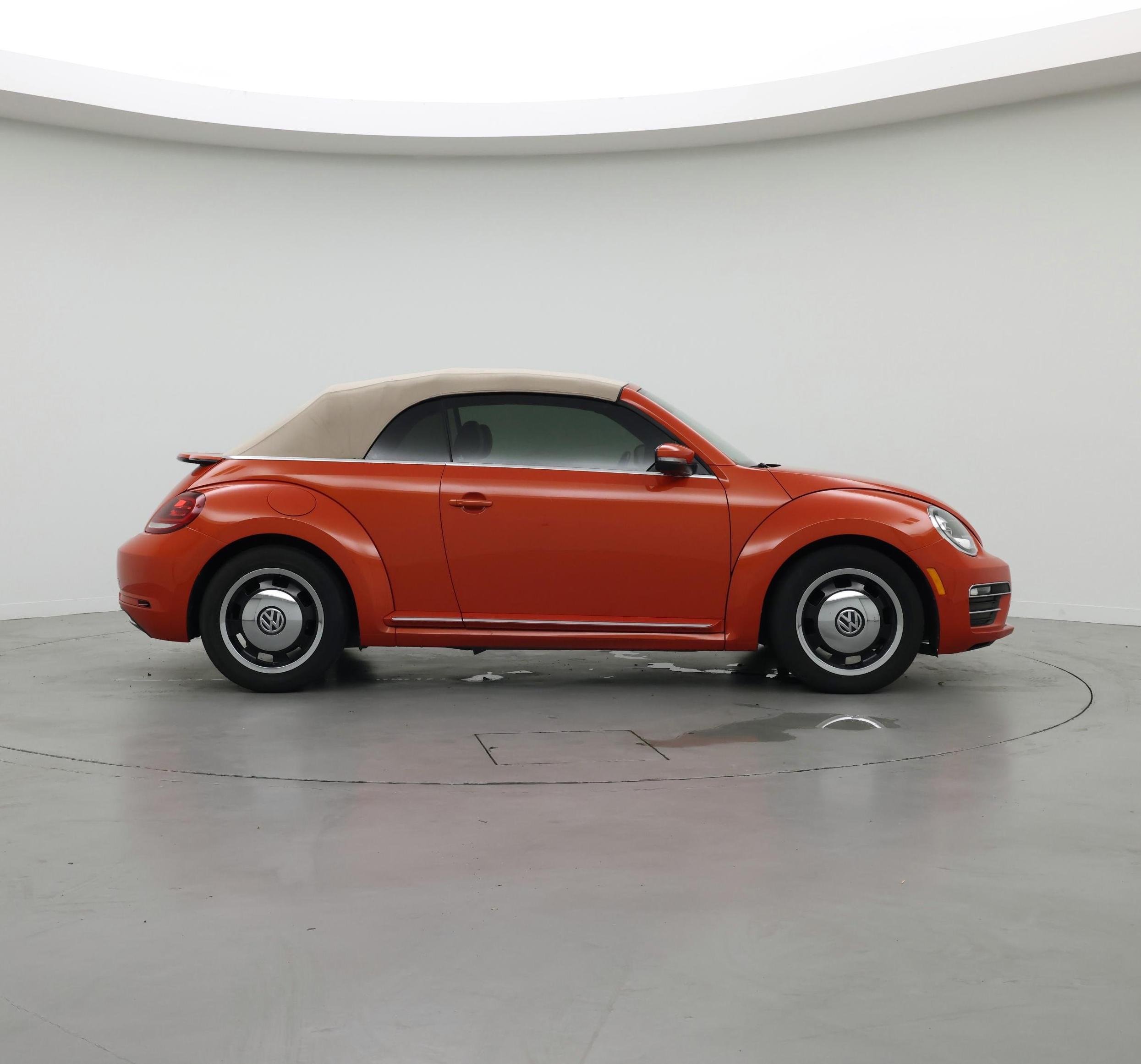 Thumbnail: 2018 Volkswagen Beetle - 7