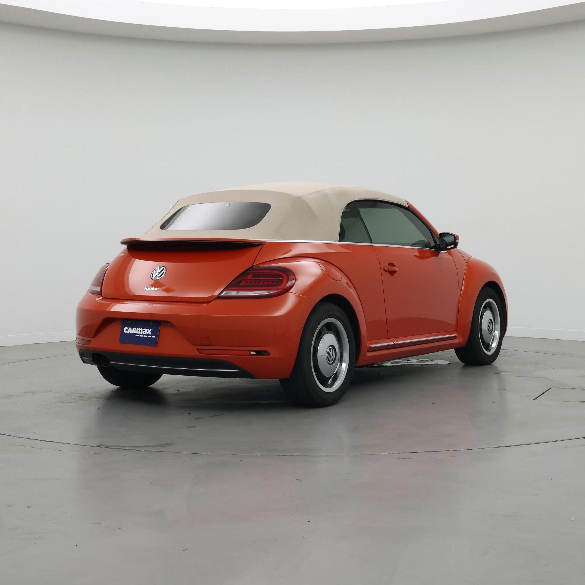 Thumbnail: 2018 Volkswagen Beetle - 8