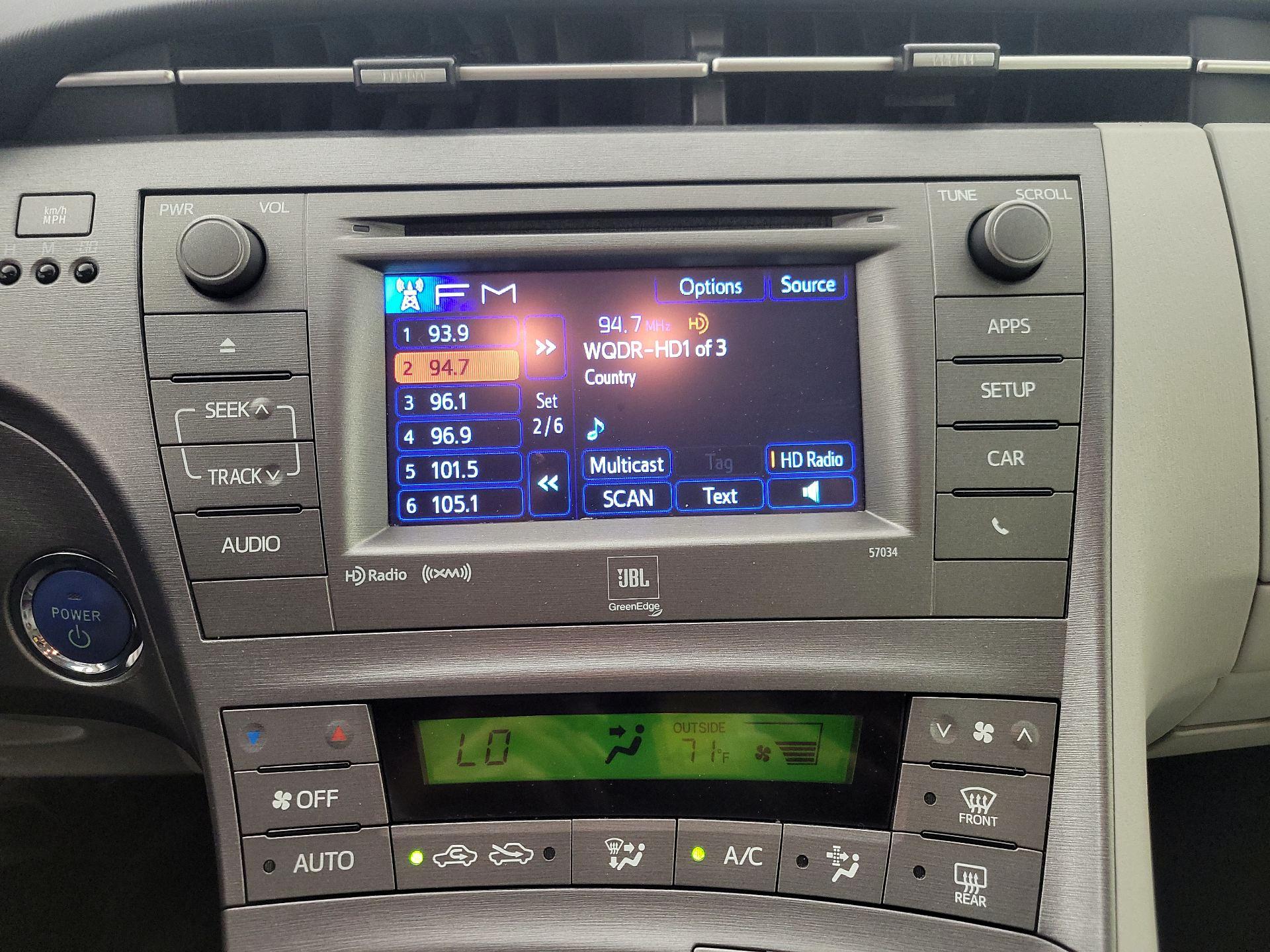 Thumbnail: 2015 Toyota Prius - 16