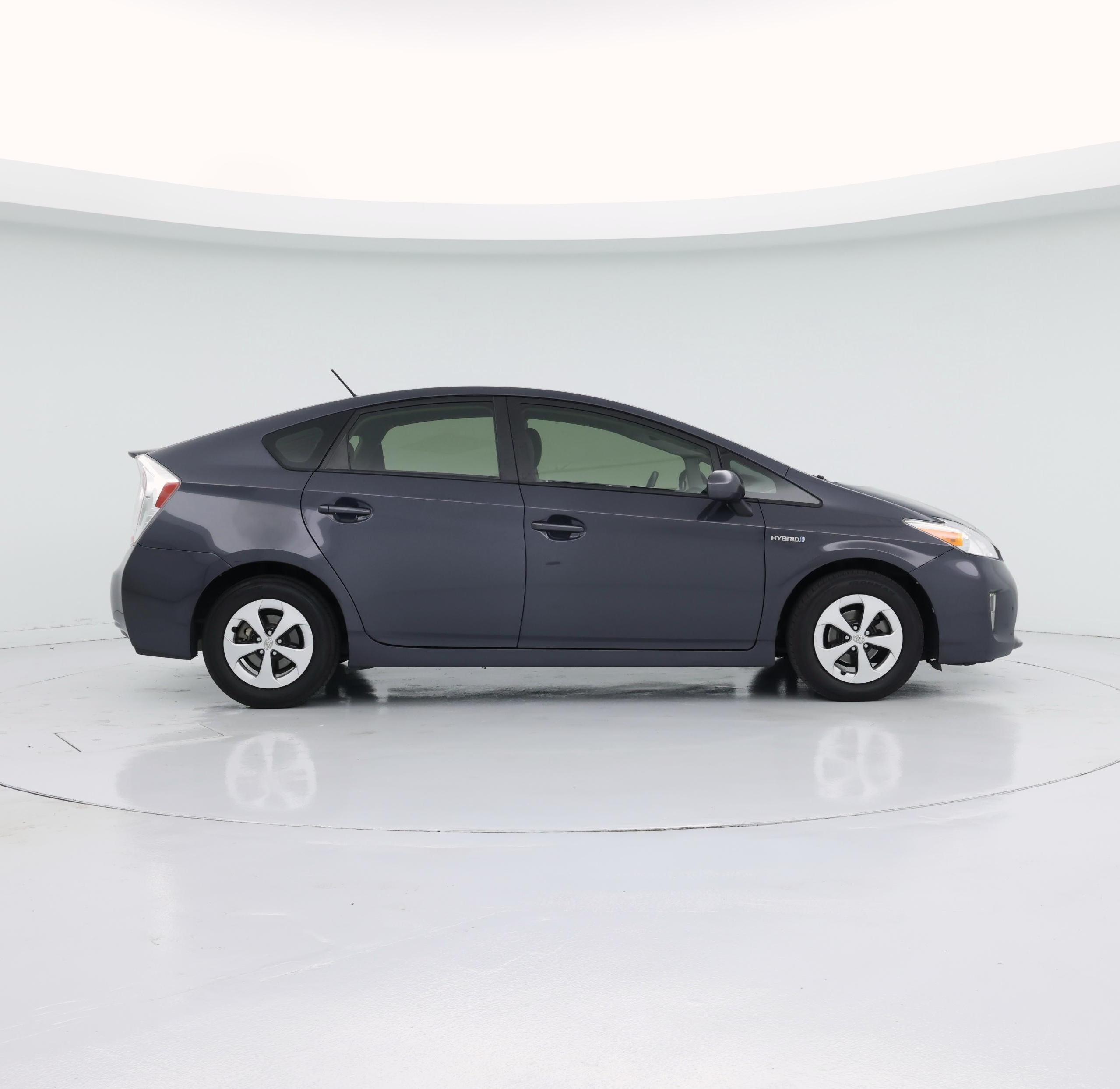 Thumbnail: 2015 Toyota Prius - 7