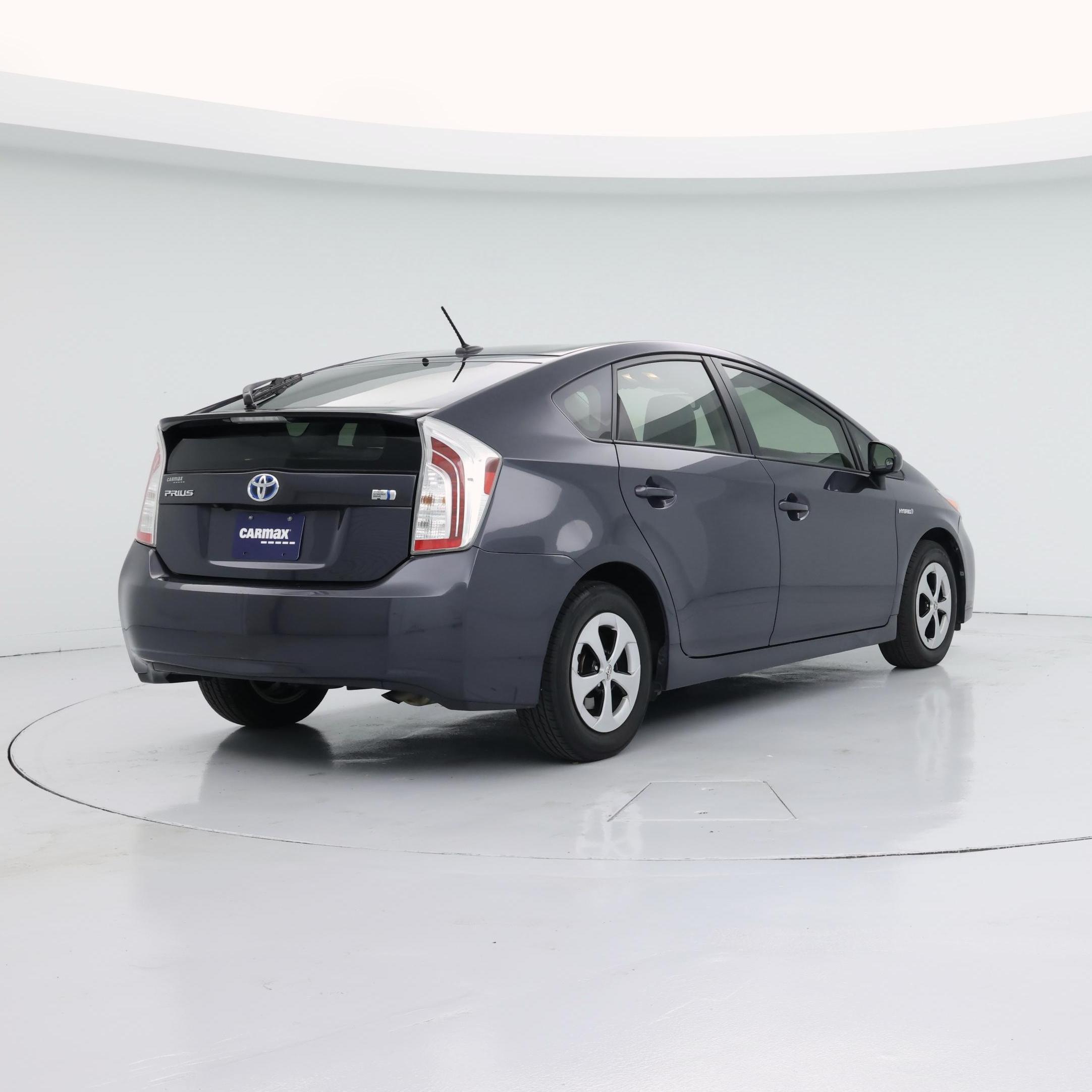 Thumbnail: 2015 Toyota Prius - 8