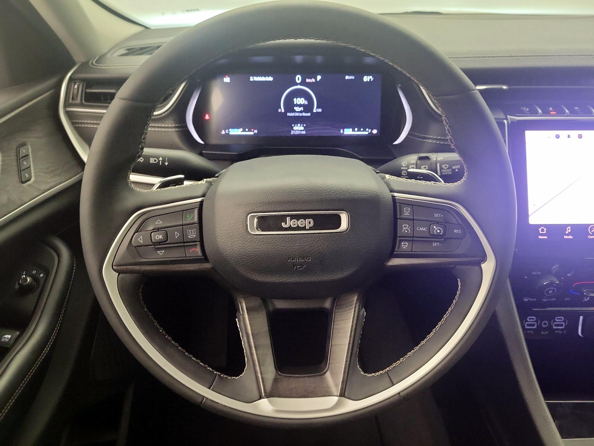 Thumbnail: 2023 Jeep Grand Cherokee - 10