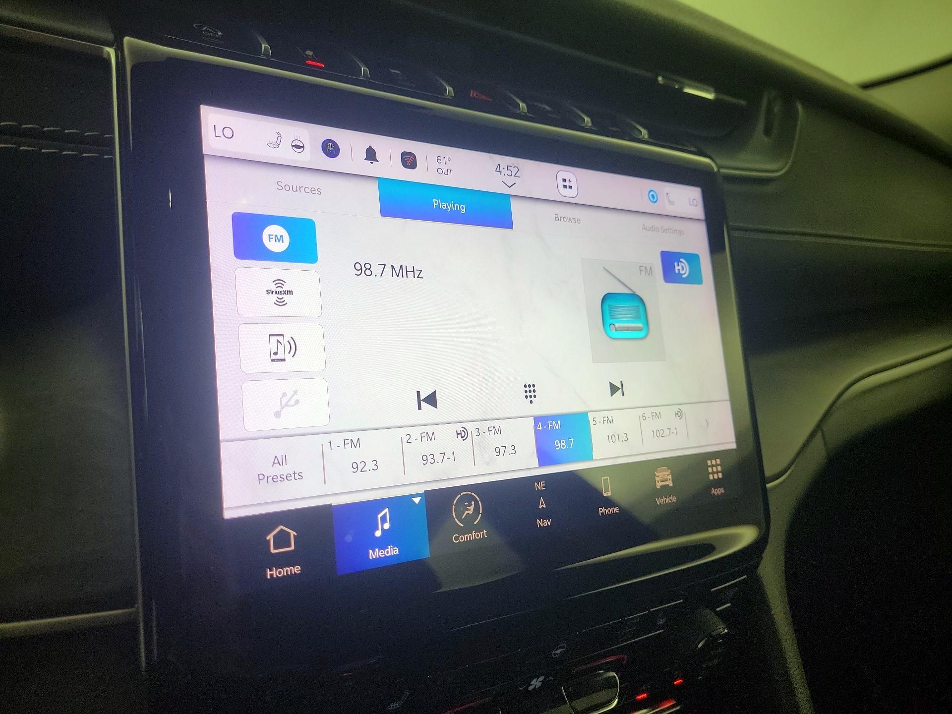 Thumbnail: 2023 Jeep Grand Cherokee - 16